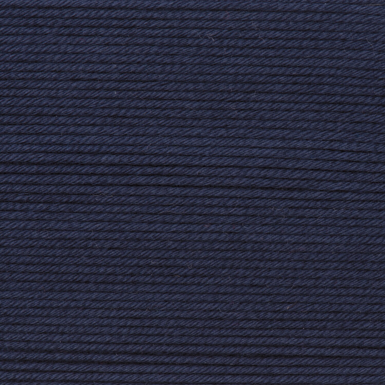 Wickelkarte des Garns Essentials Fine Fine Merino in der Farbe 38 Marine.