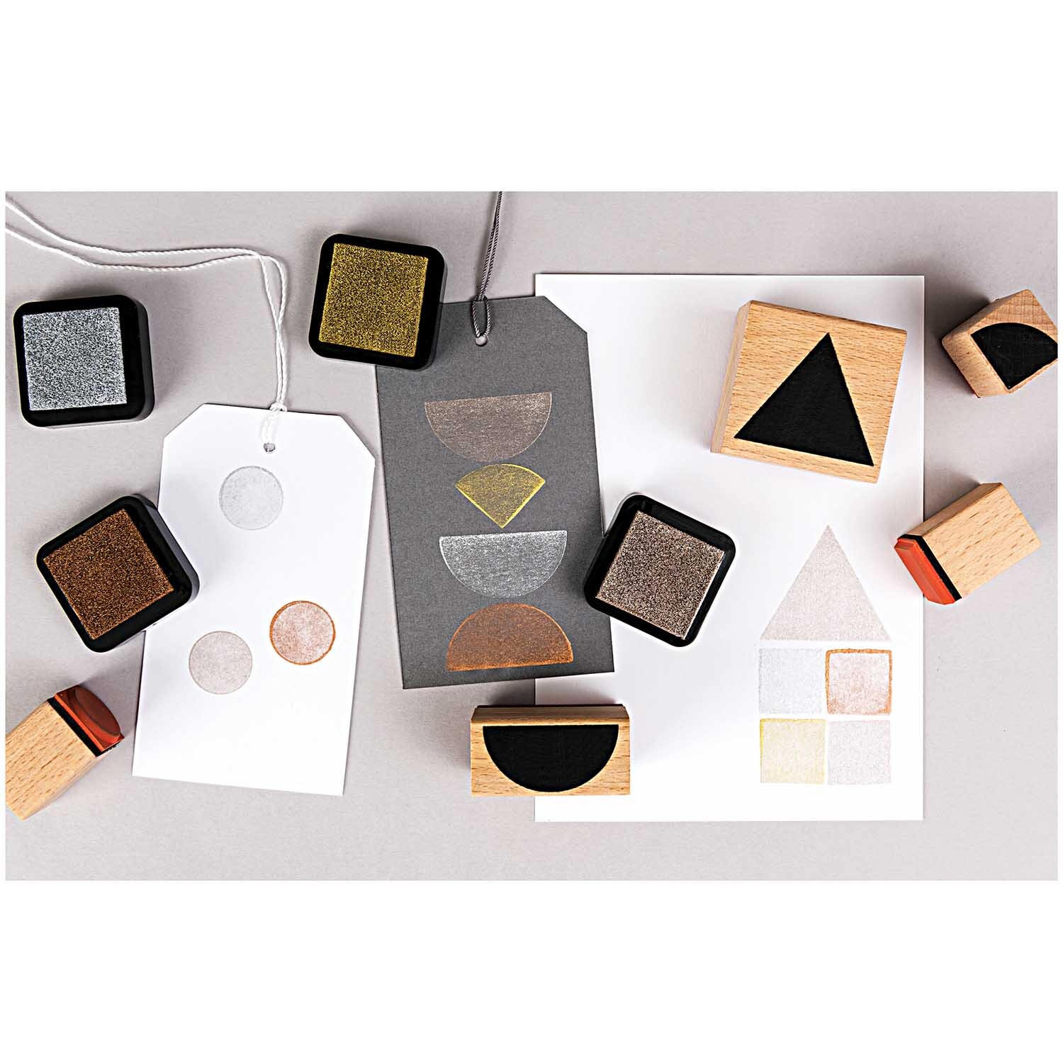 Paper Poetry Stempelset geometrische Symbole rund von Rico Design, 6-teilig. Enthält Stempel mit verschiedenen geometrischen Formen und Farben auf Papier.