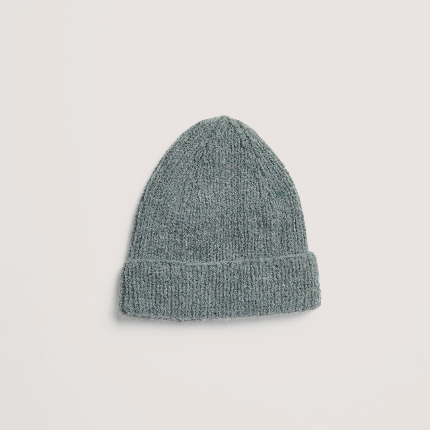 Strickset Mütze Modell 30 aus Die Neue Masche No. 11, weiche Alpaka-Wolle, in Blau von Rico Design.
