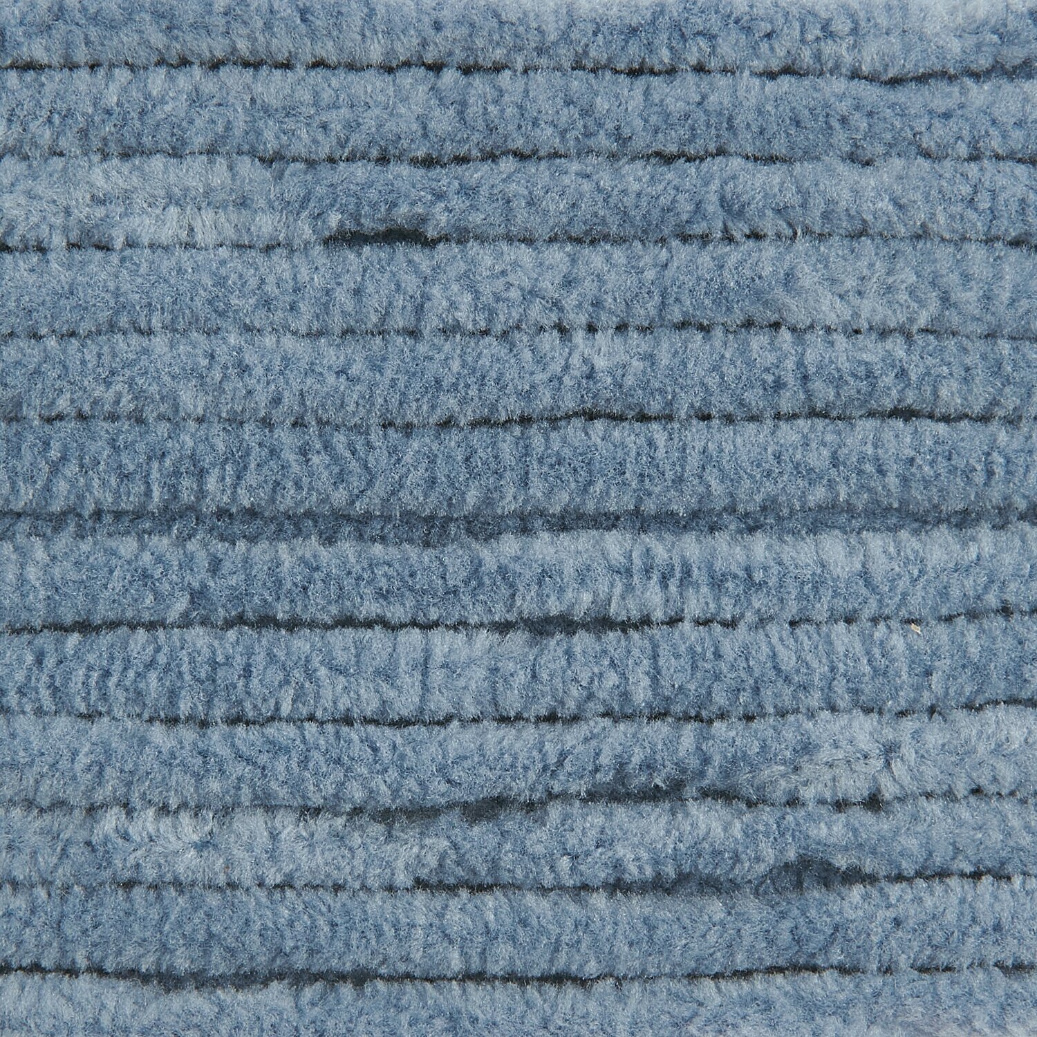 Creative Chenillove, weiches Chenille-Garn in Blau, ideal für Strick- und Häkelprojekte.