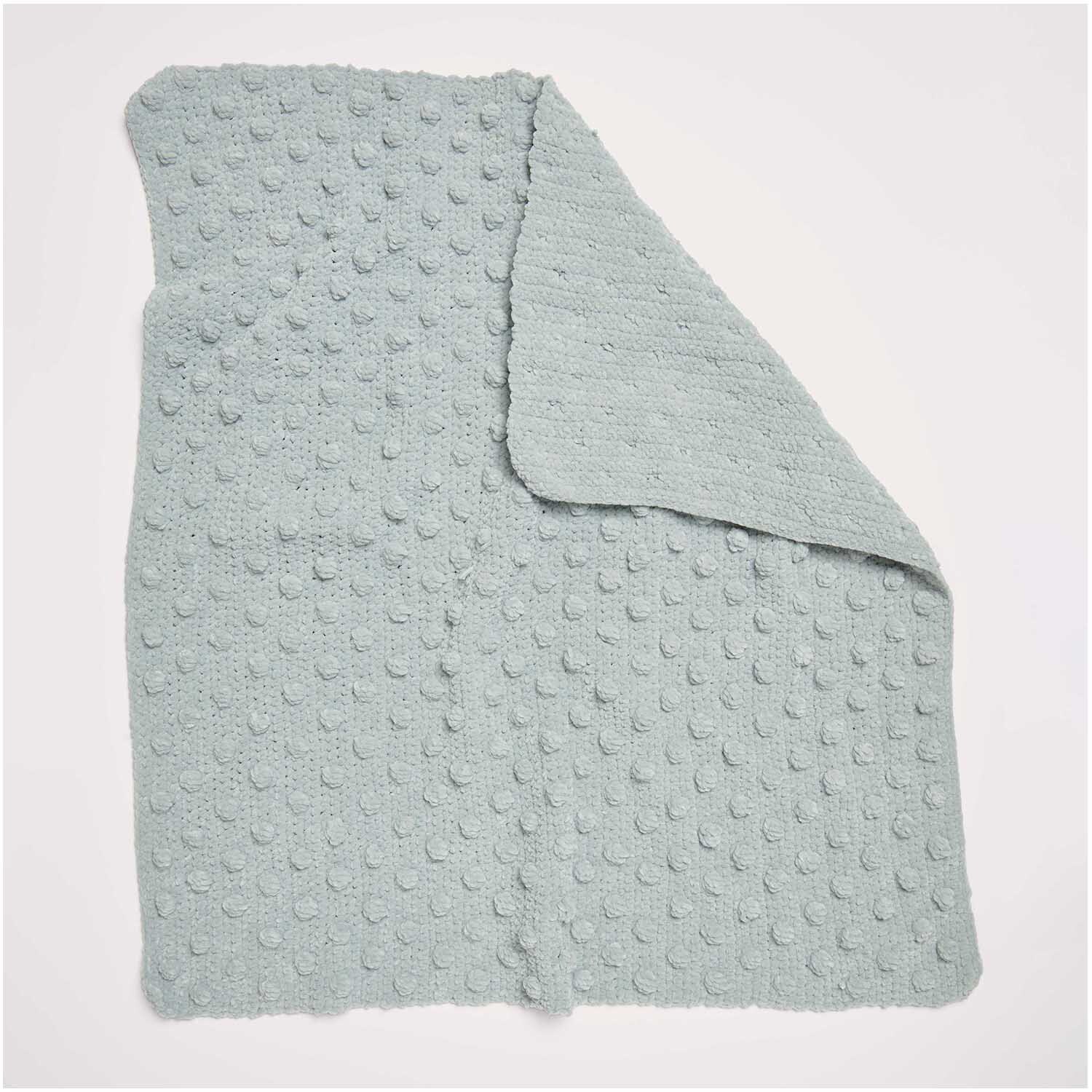 Häkelset Decke Modell 07 aus Baby Chenillove: Weiche, hellblaue Decke mit strukturierter Oberfläche.
