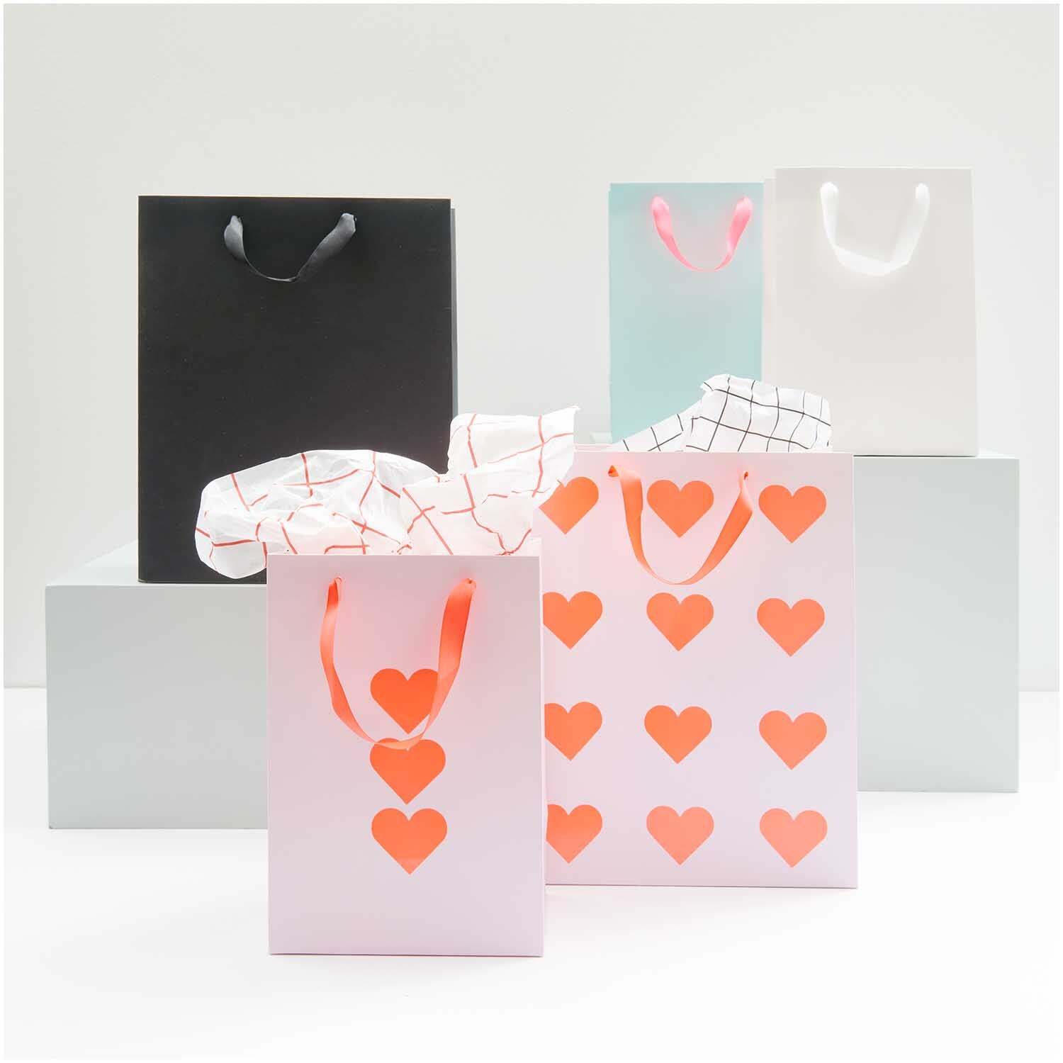 Paper Poetry Geschenktüte rosa 26x32x12cm von Rico Design