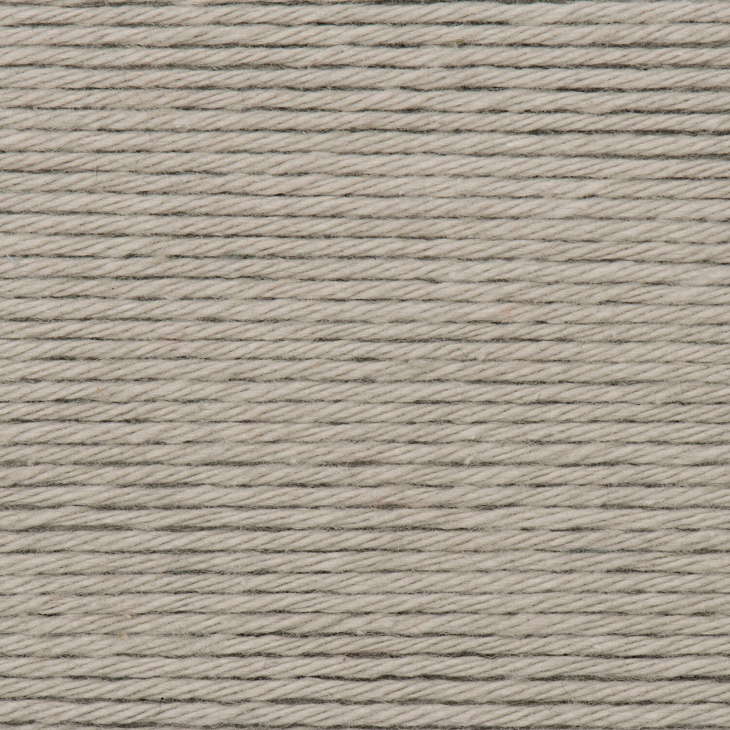 Creative Cotton dk, Baumwollgarn von Rico Design, Subtitel 50g 115m, fein gedreht in hellem, neutralem Grauton für Häkel- und Strickprojekte
