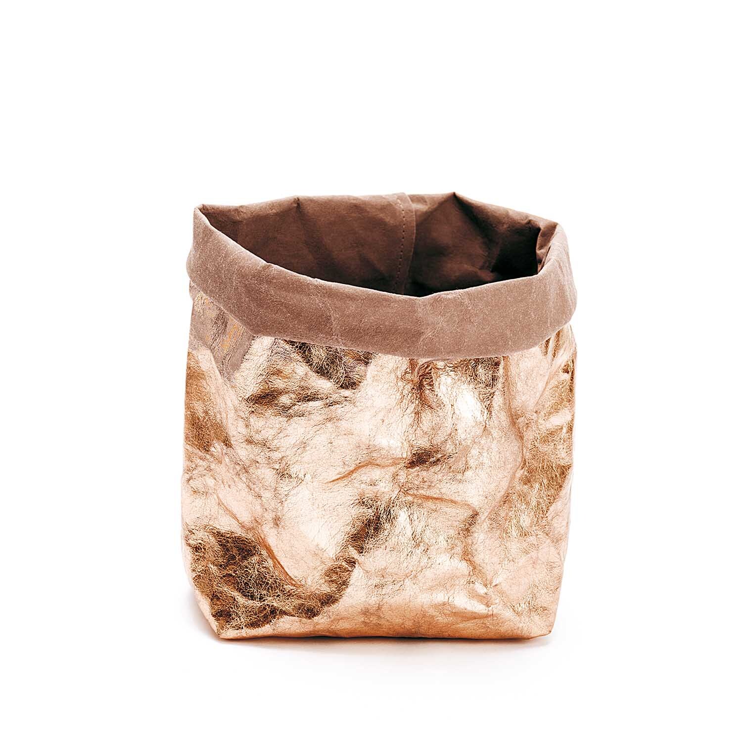 Washable Paper: Dekorativer Aufbewahrungskorb in schimmerndem Roségold von Rico Design. Ideal für stilvolle Organisation.
