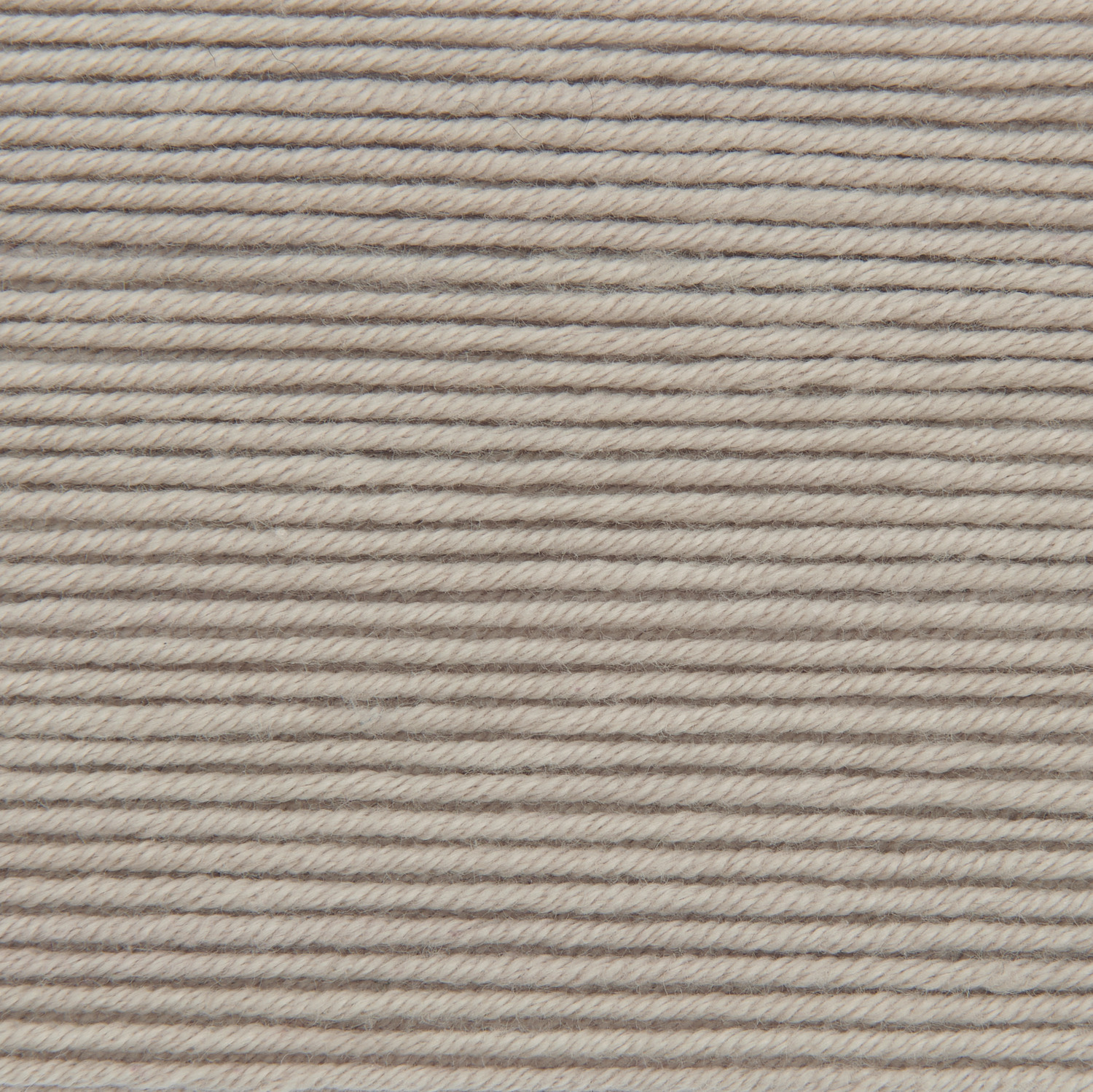 Creative Sport dk, Rico Design: Beige Wolle, 50g 145m. Ideal für Strickprojekte, weiche Textur.