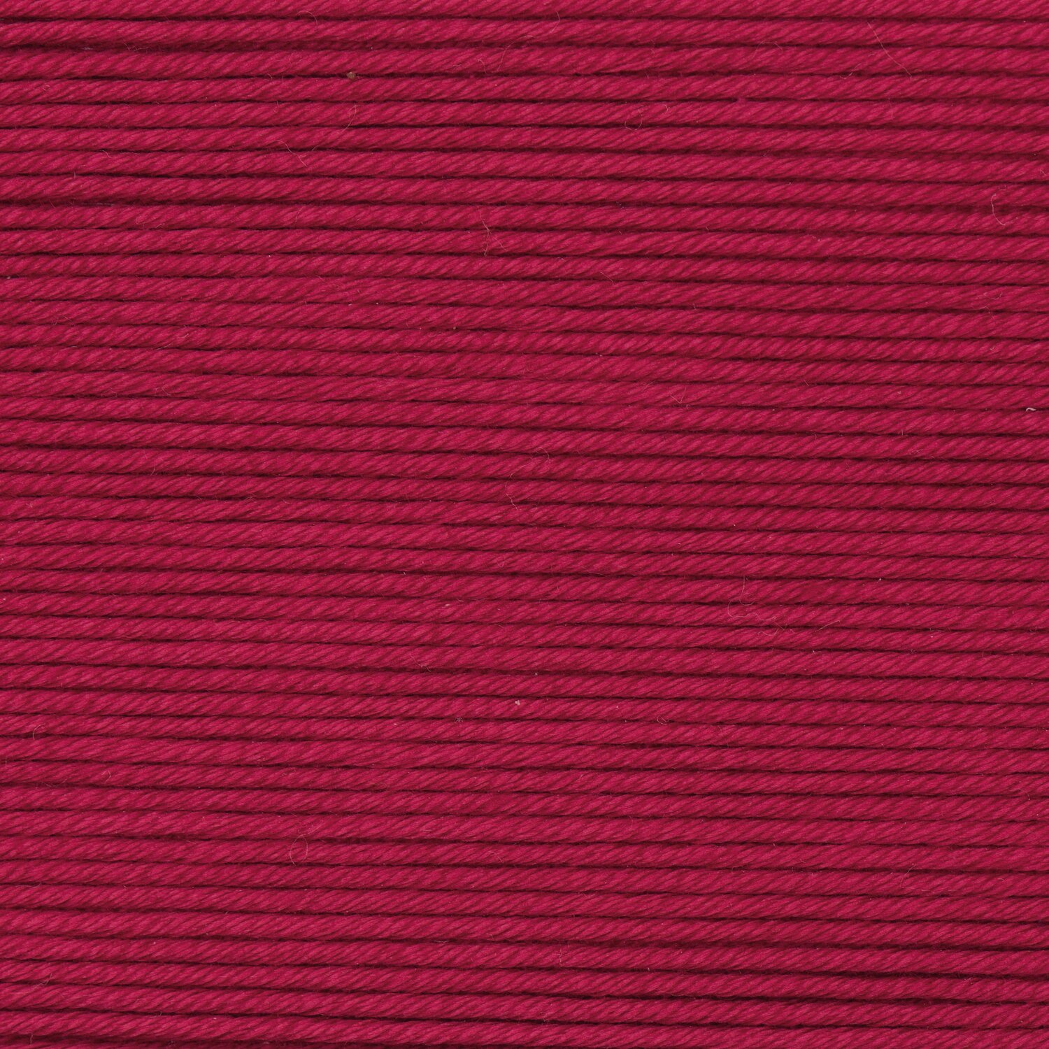 Wickelkarte des Garns Essentials Fine Fine Merino in der Farbe 04 Kirsch.
