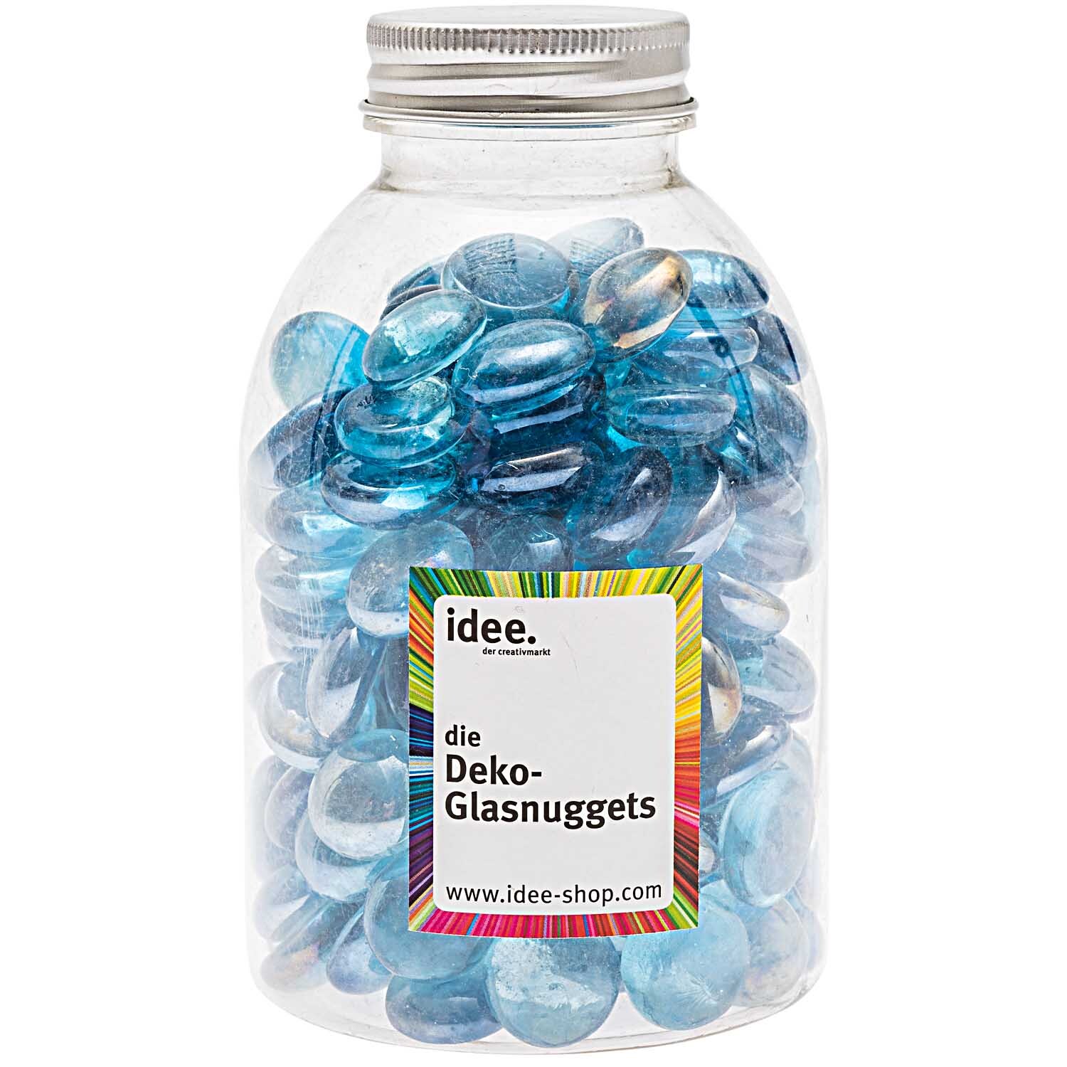 Glasnuggets 700g in einem transparenten Behälter, gefüllt mit irisierenden blauen Steinen von idee. Creativmarkt.