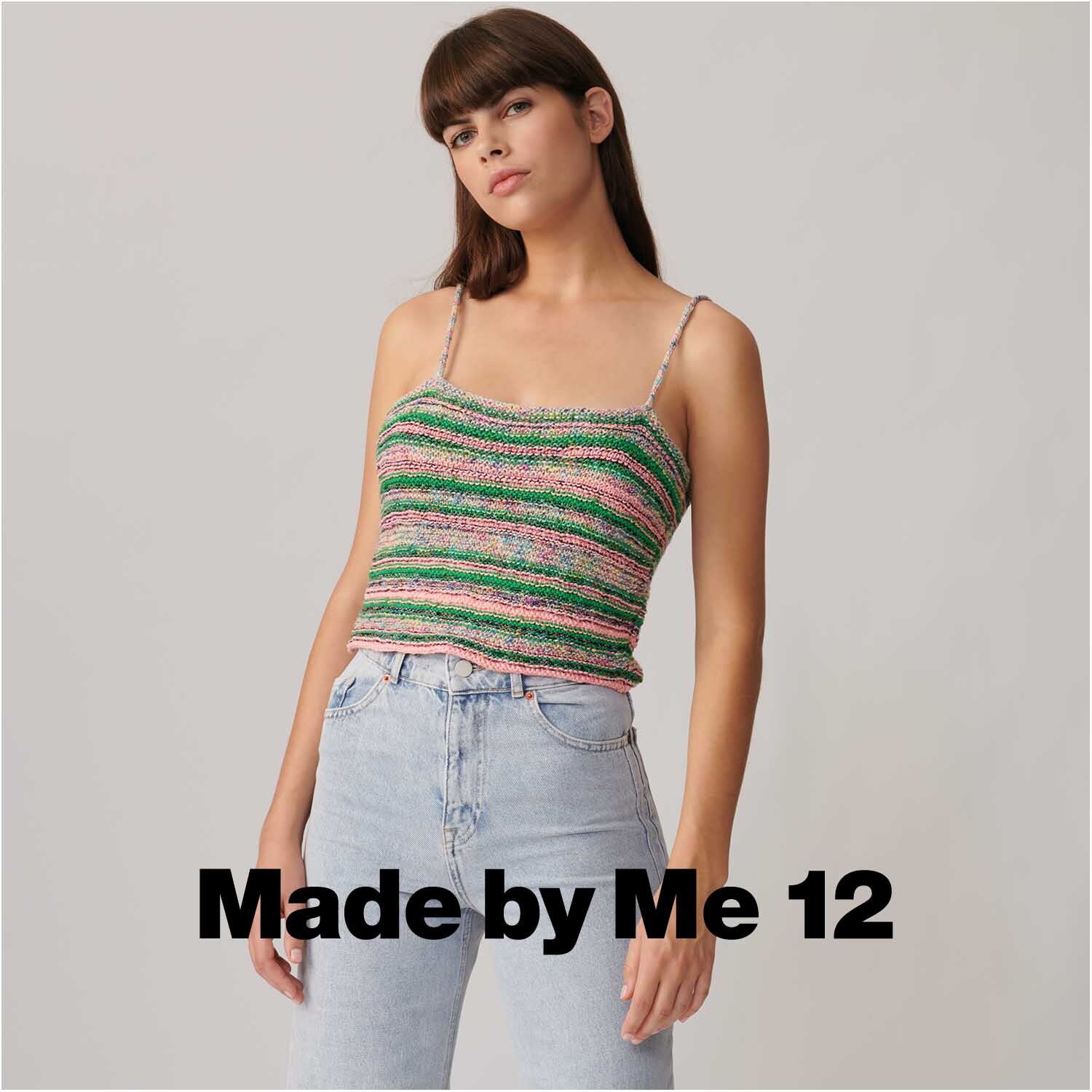 Creative Lazy Hazy Summer Cotton dk: Frau trägt gestreiftes Top in Grün und Rosa, kombiniert mit hellen Jeans. Ideal für sommerliche Outfits.