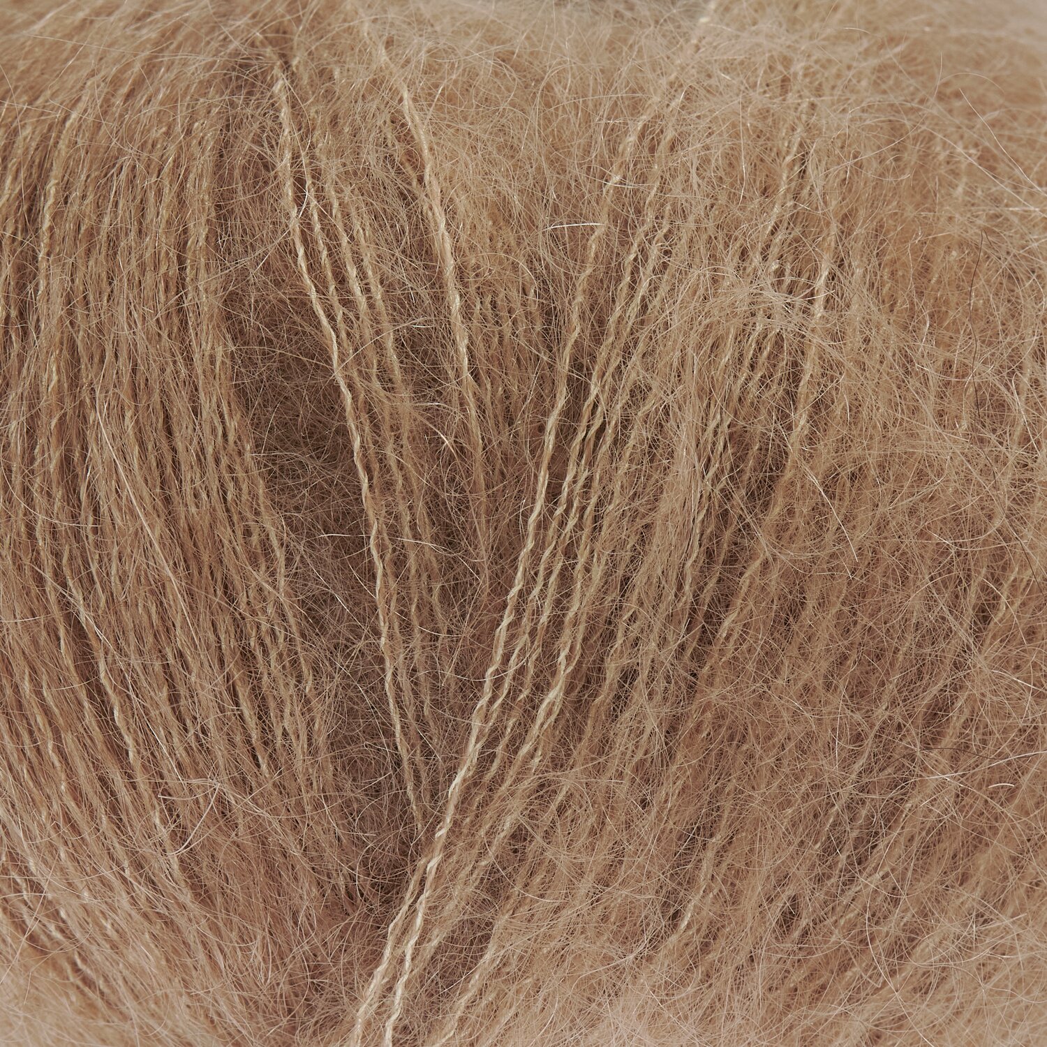 Essentials Super Kid Mohair Loves Silk, weiches Garn in Braun von Rico Design, ideal für Strickprojekte.