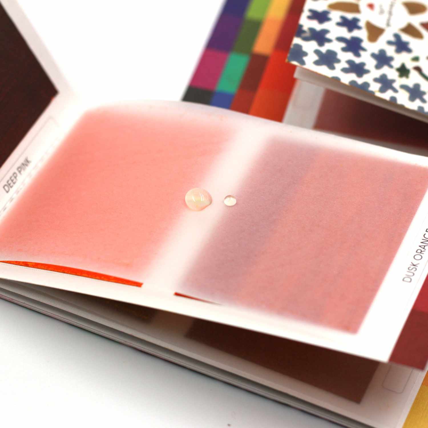 Viviva Colorsheets Original: Aquarellfarbpalette mit verschiedenen Farbtönen und Mustern, ideal für kreative Projekte.