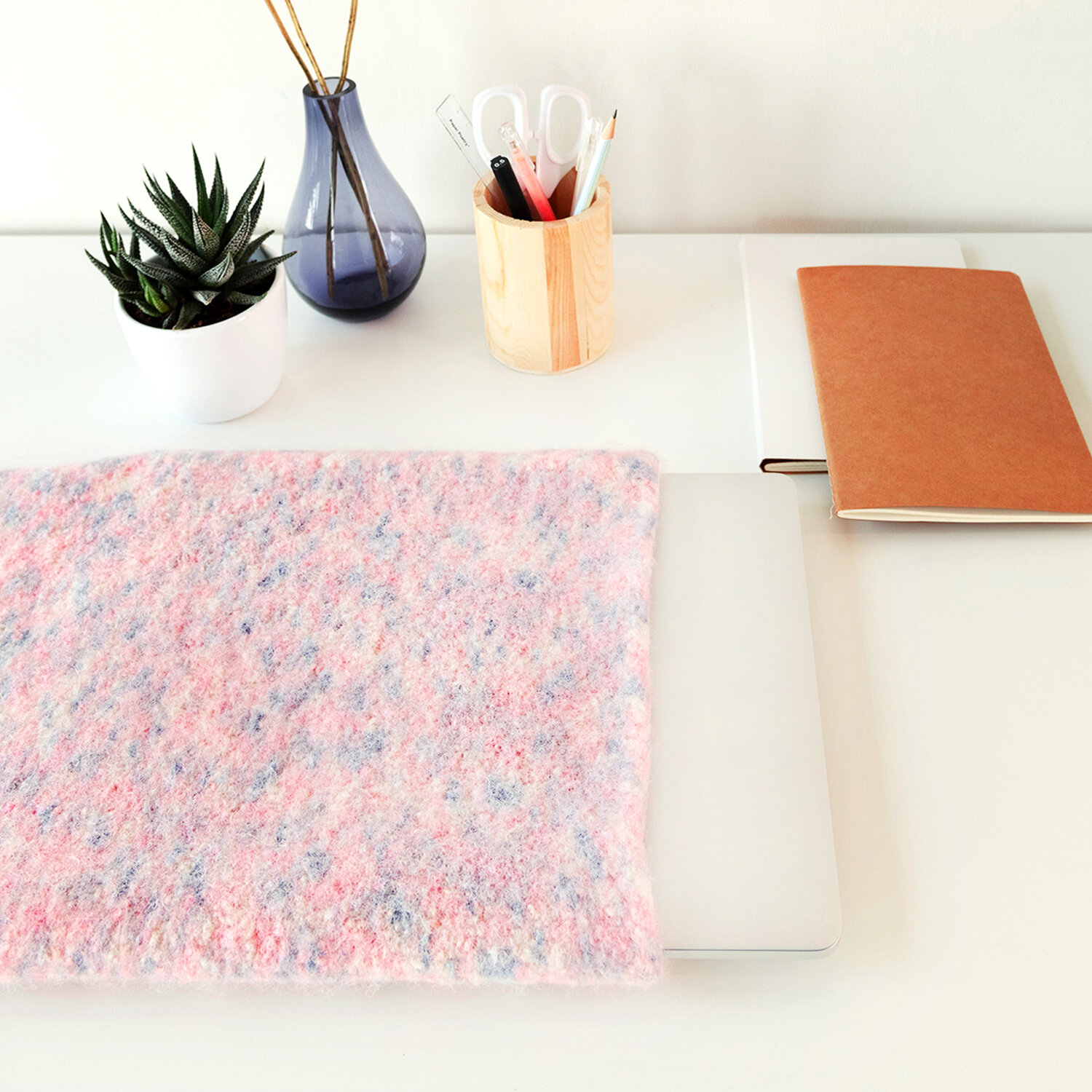 Strick-/ Häkelanleitung Filz-Laptoptasche von Rico Design