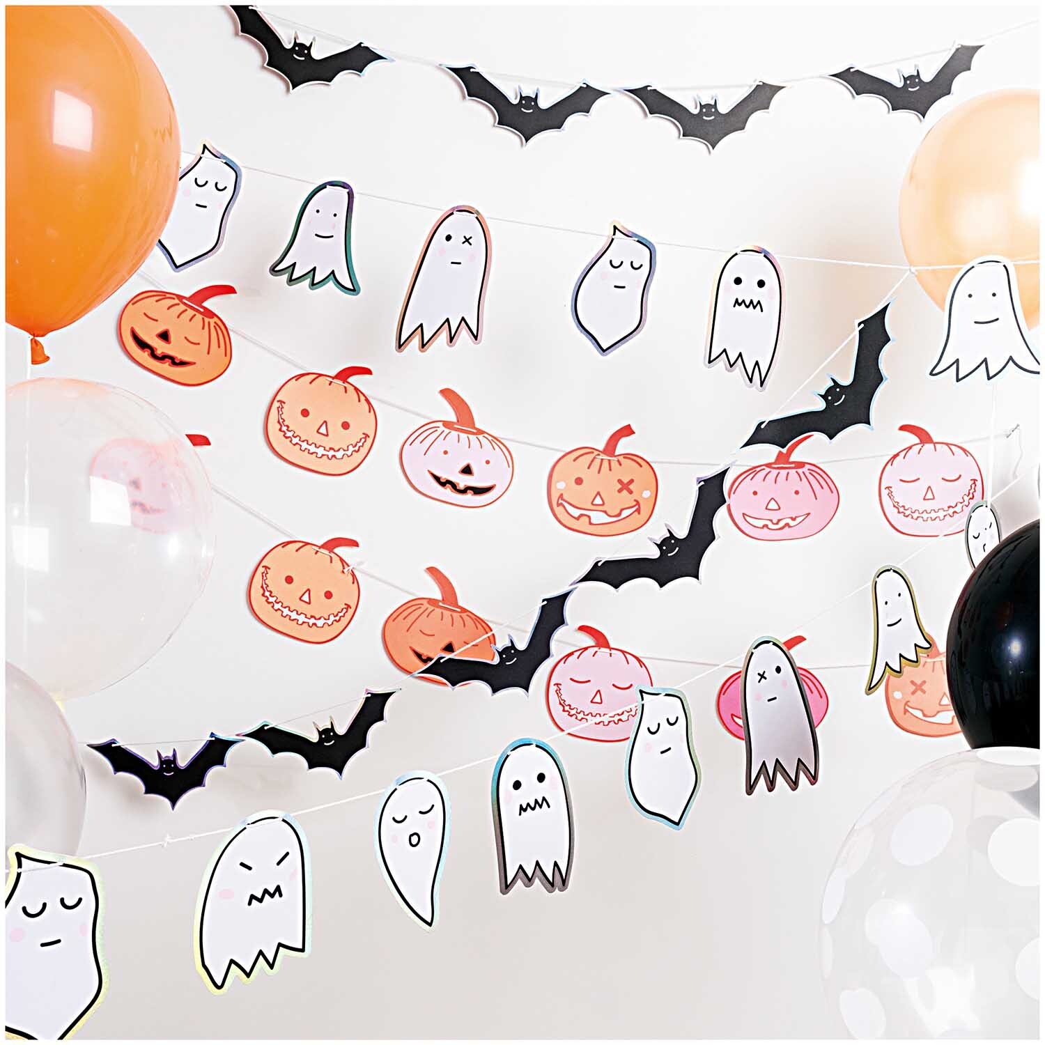 Paper Poetry Girlande Halloween Kürbis 3m mit bunten Kürbis- und Geistermotiven, ideal für festliche Dekorationen.