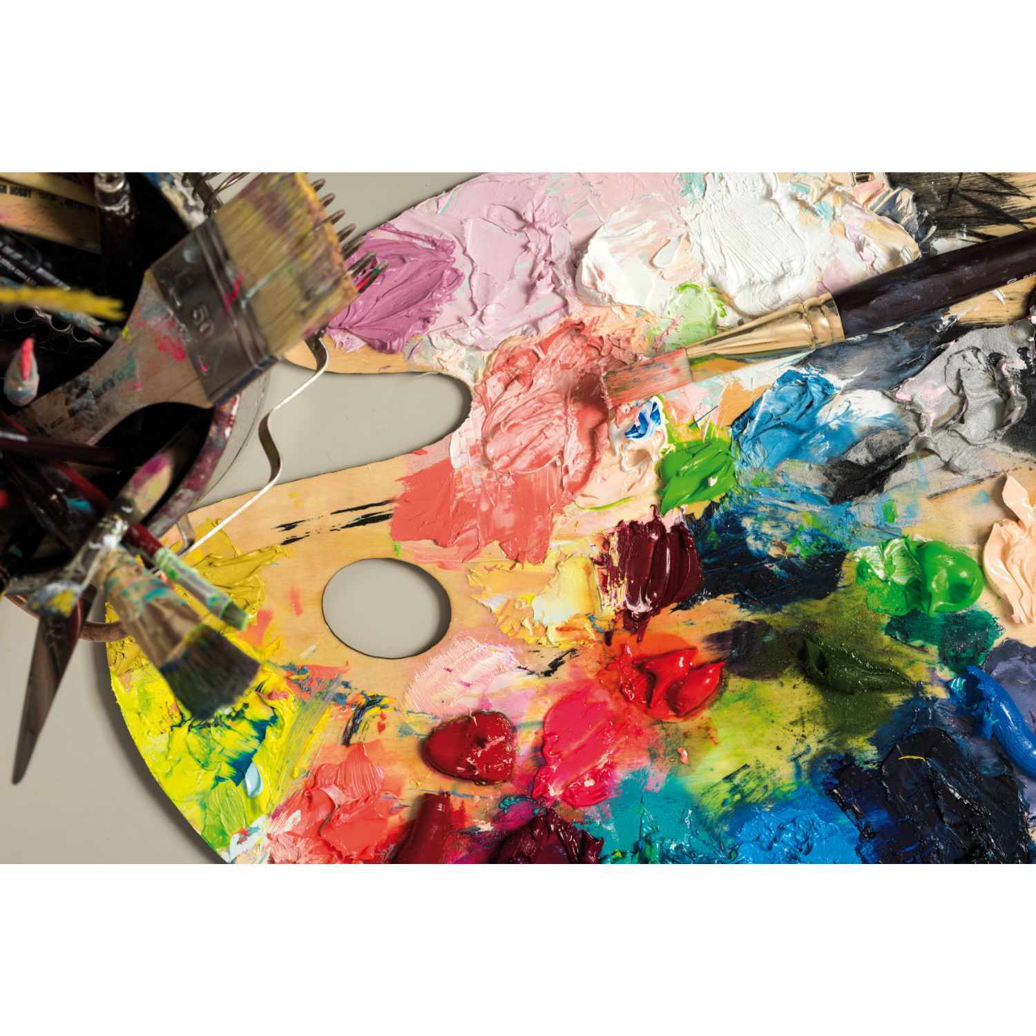 ART Öl Color Set 18x12ml: Eine bunte Palette mit Ölfarben und Pinseln von Rico Design, ideal für kreative Malprojekte.