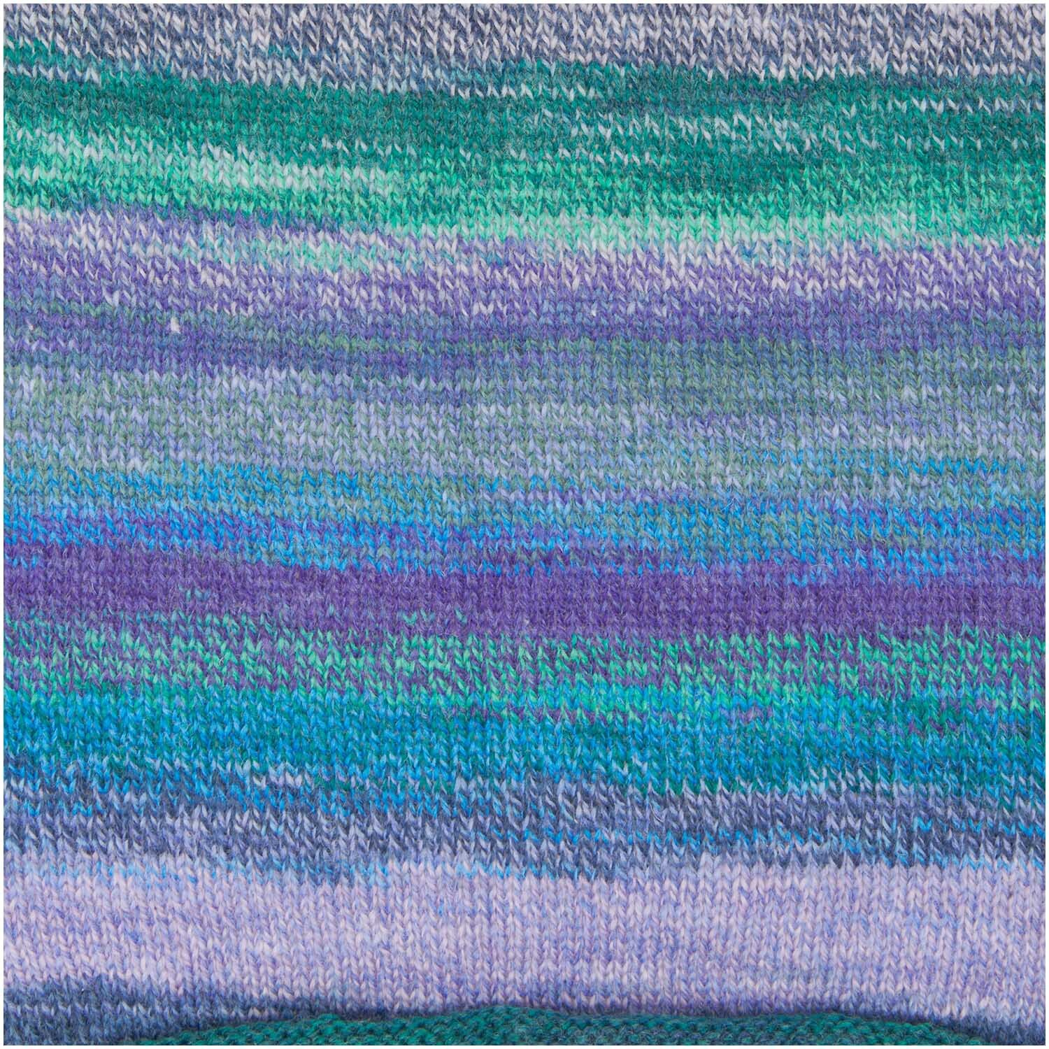Creative Chic-Unique dk: Strickmuster in Blau- und Grüntönen von Rico Design, 200g, 695m.