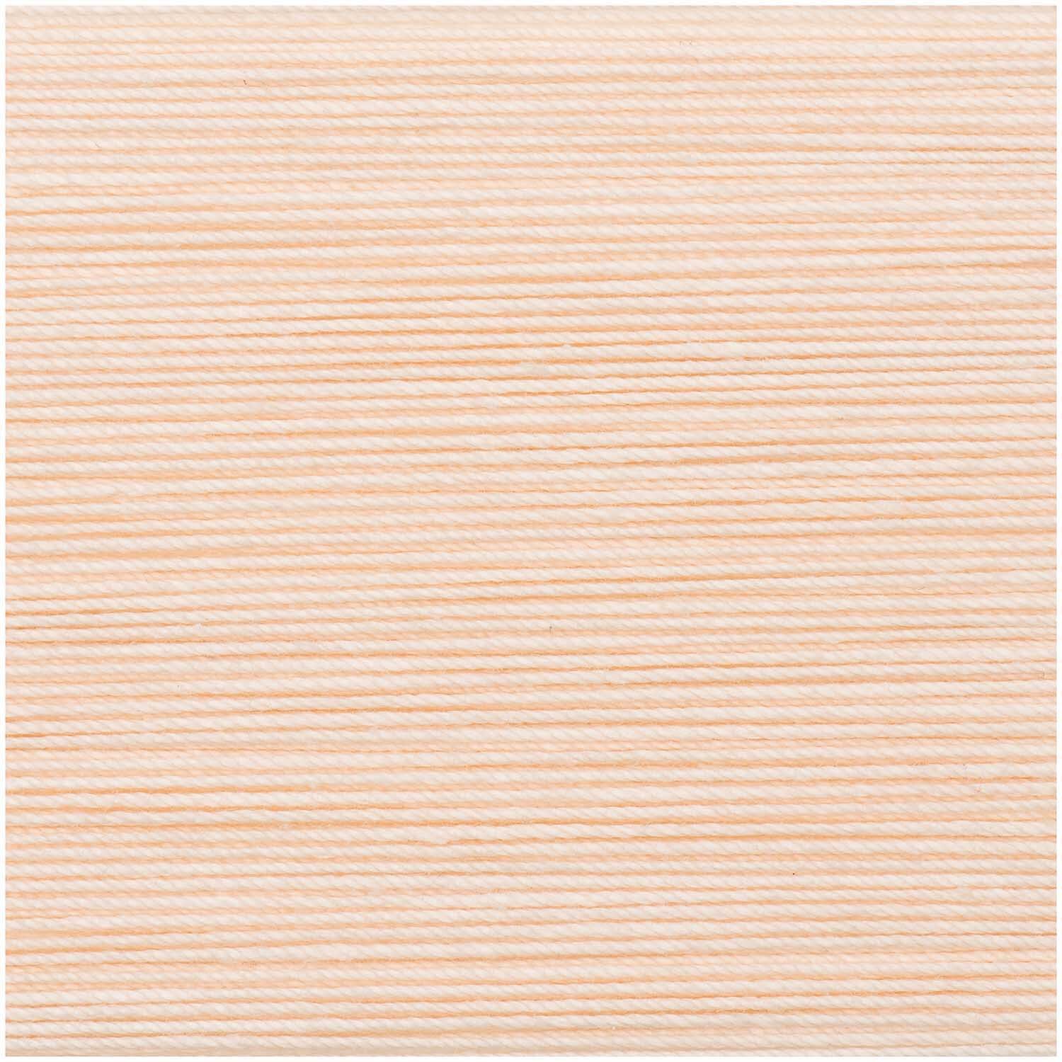 Häkelgarn von Wolle Rödel in zartem Nude, 50g Knäuel mit 280m Länge, ideal für feine Handarbeiten.