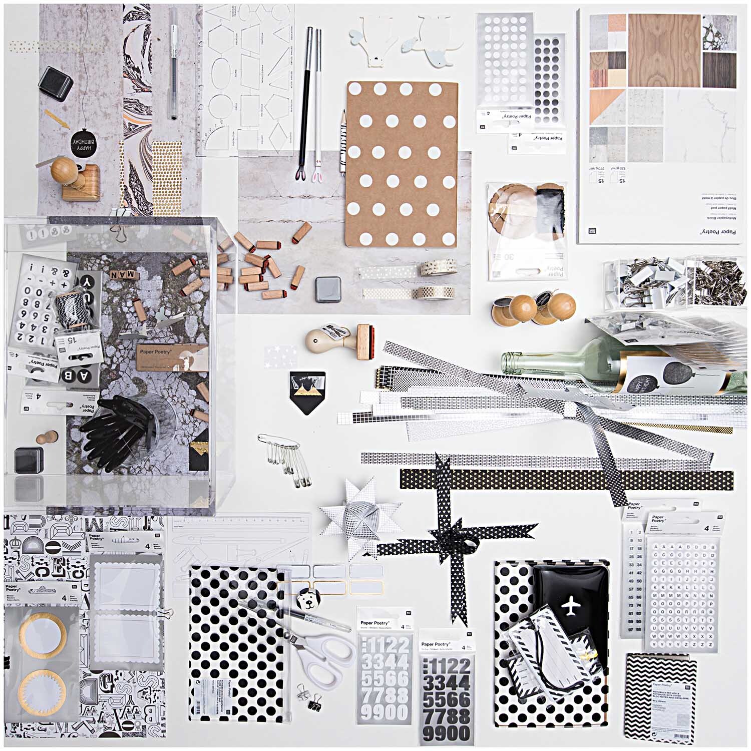 Paper Poetry Baumwollgarn schwarz-weiß 15m: Kreatives Bastelset mit Garn, Papier und Accessoires in Schwarz-Weiß von Rico Design.