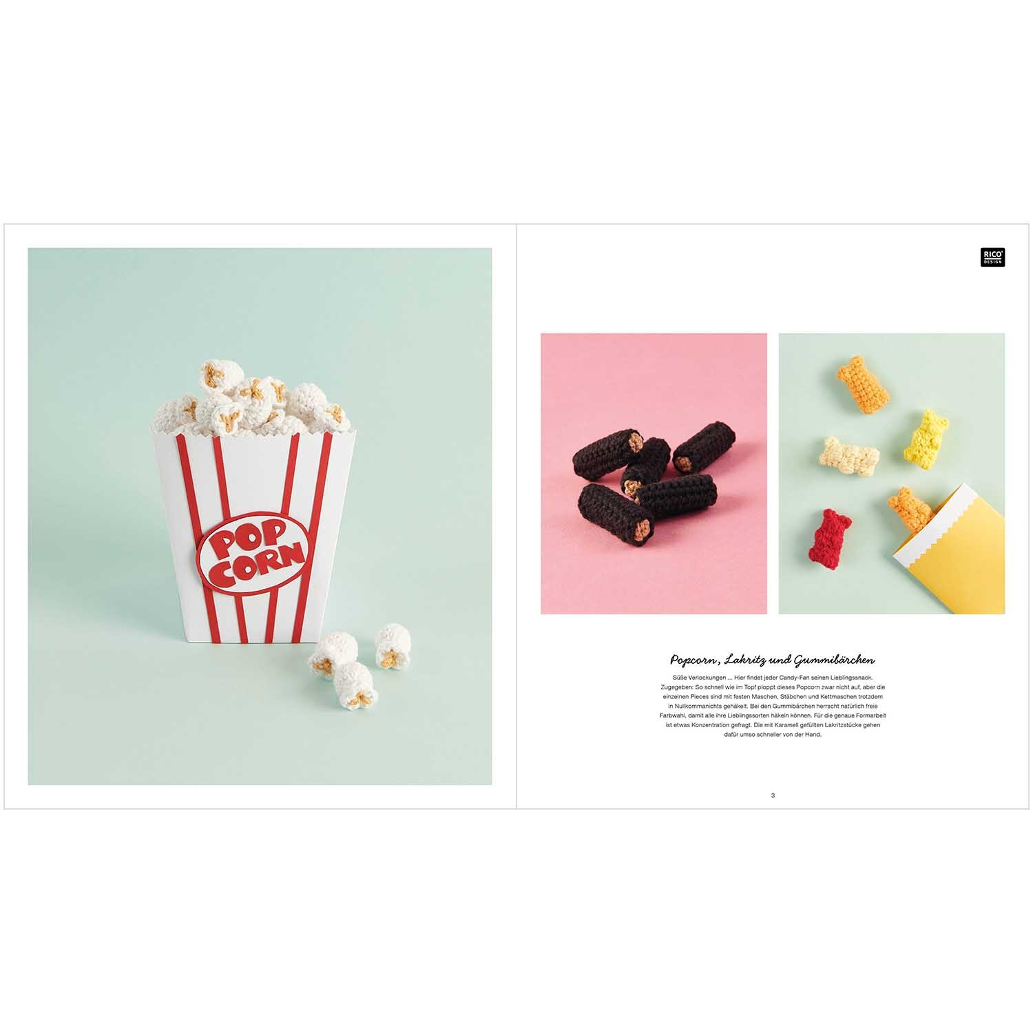 Ricorumi Snacks von Rico Design: Popcorn in rot-weißer Tüte und bunte Häkel-Leckereien auf Pastellhintergrund.