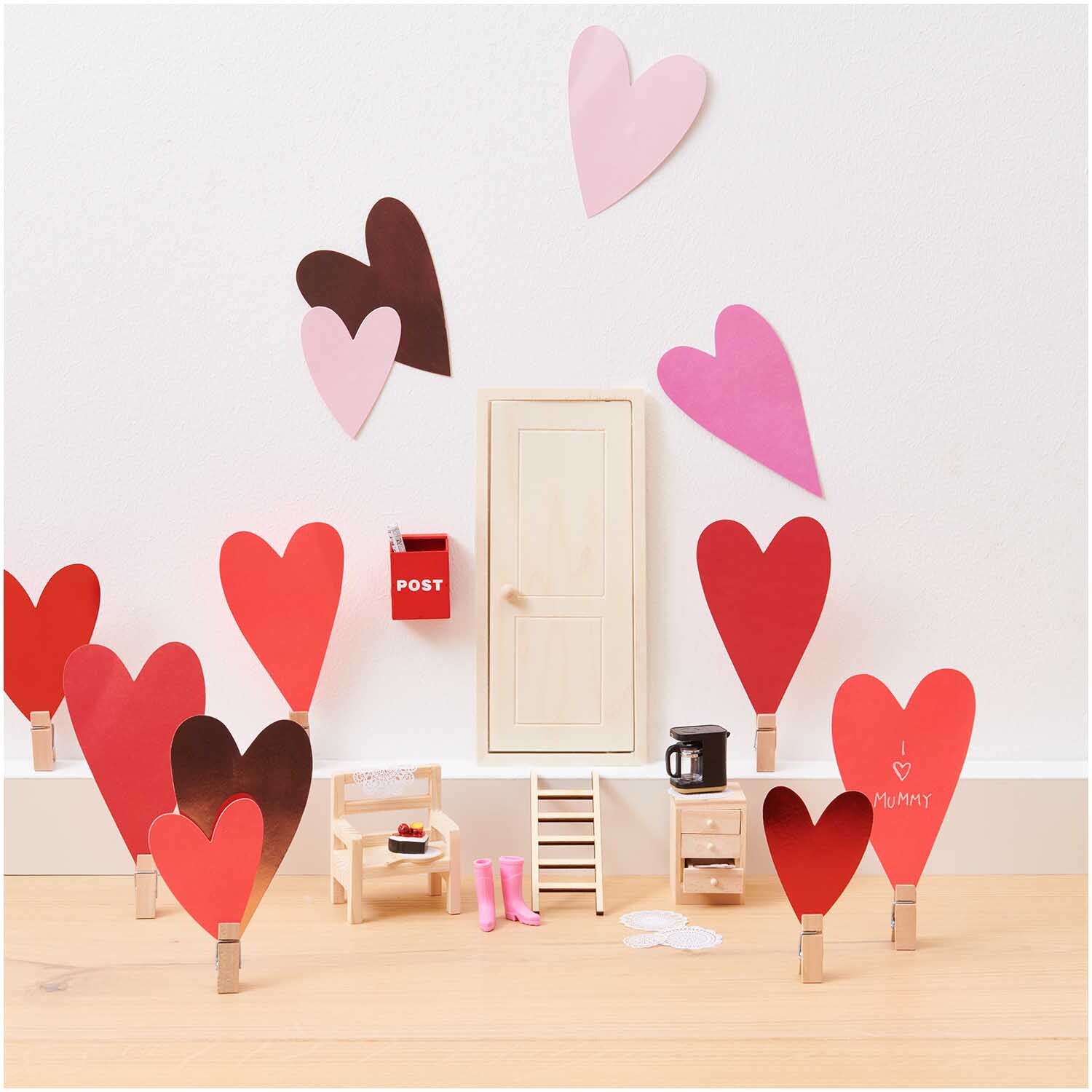 Miniatur Stuhl  4,5x6,5x8cm von Rico Design