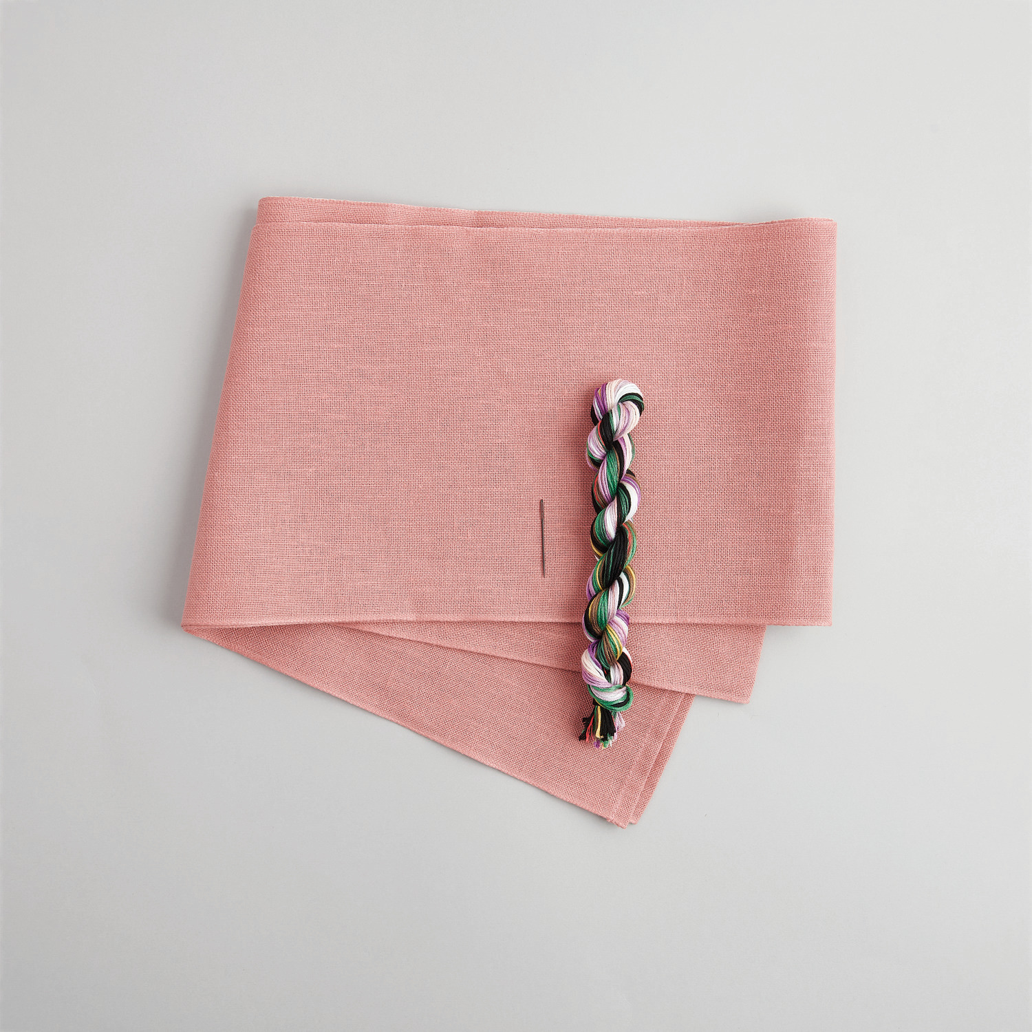 Stickpackung Schleife Welcome: Rosa Stoff mit Nadel und Garn von Rico Design, Größe 38x80cm.