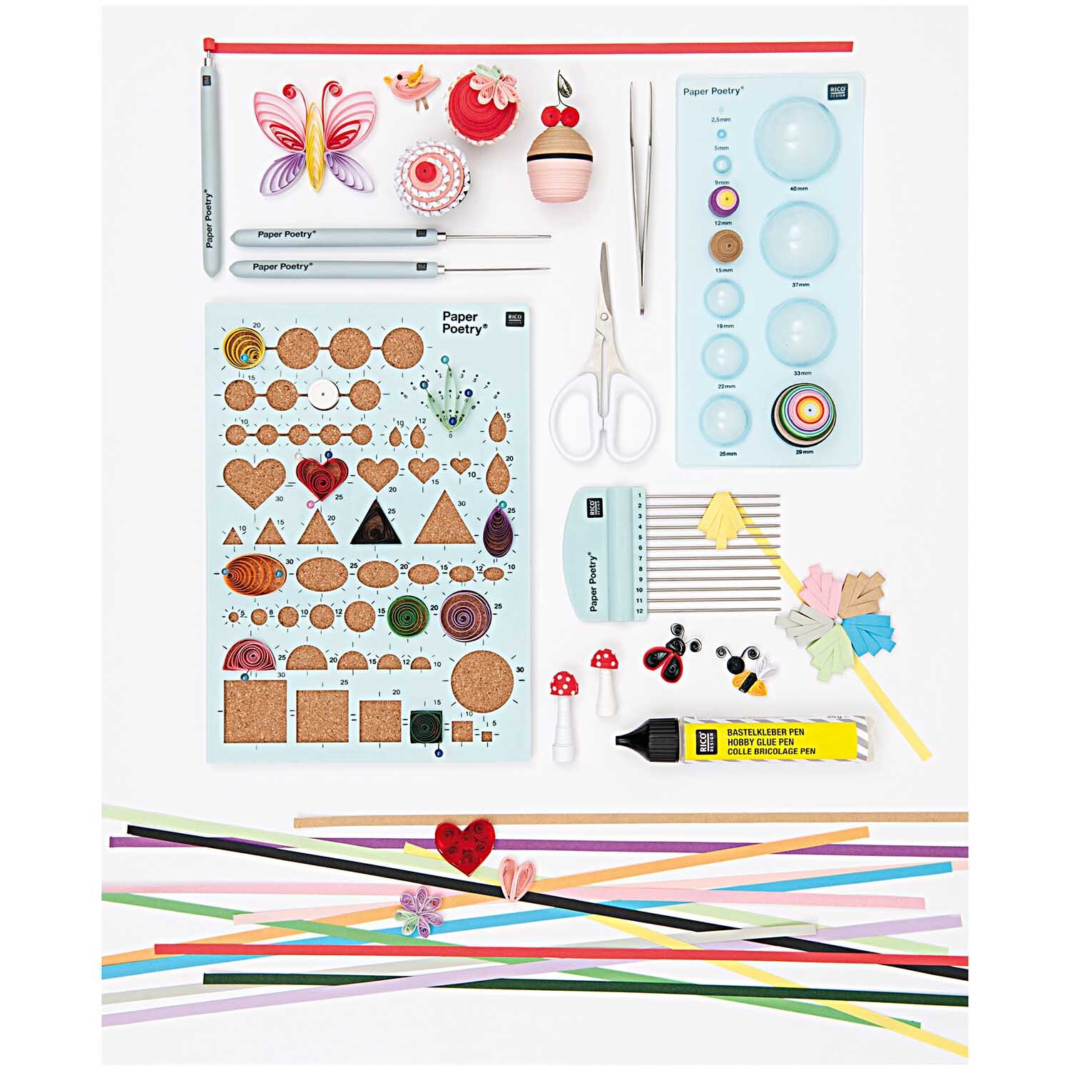 Paper Poetry Quilling Papierstreifen pastell 5mm 200 Stück, ideal für kreative Bastelprojekte mit Zubehör wie Schere, Kleber und Formen.
