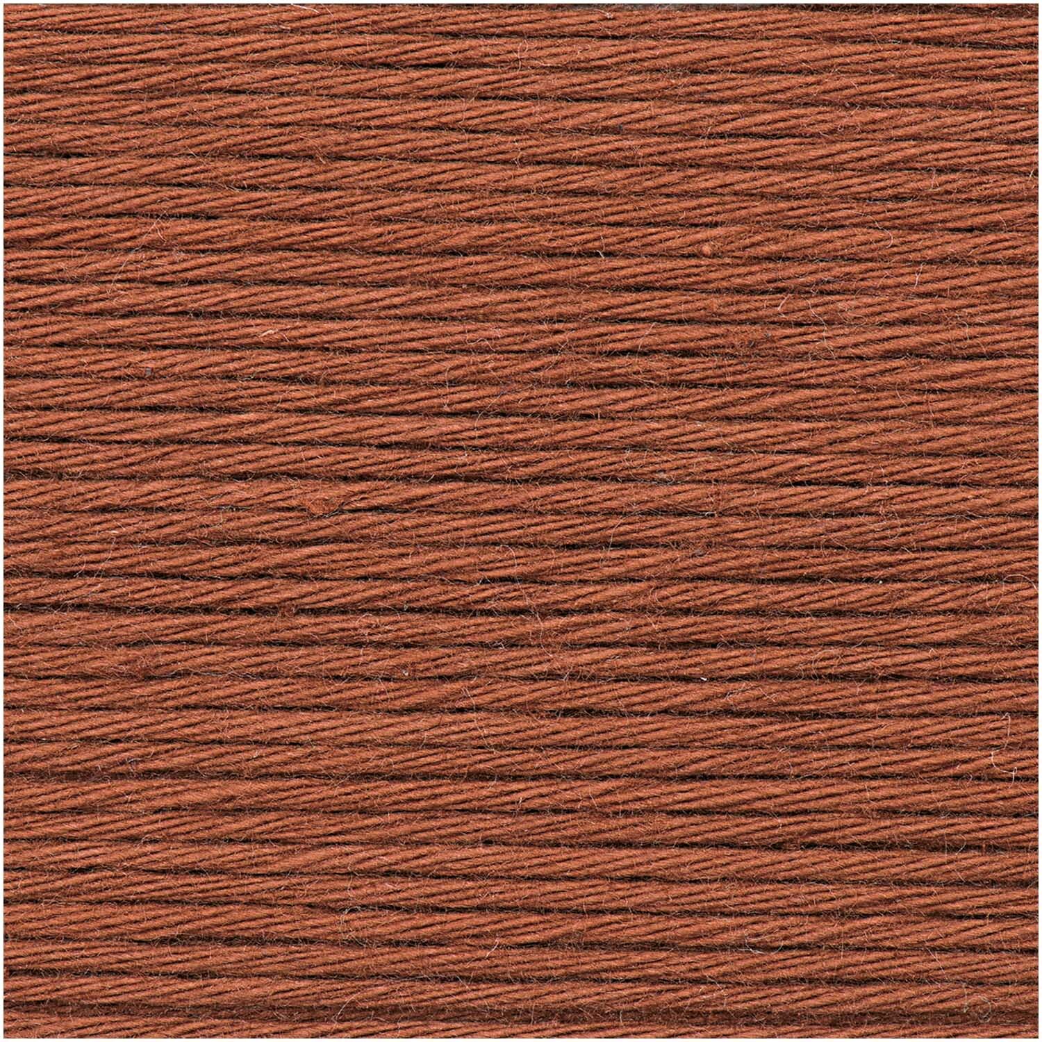 Cotton Universal: Zimtfarbene Wolle von Wolle Rödel, 50g Knäuel mit einer Lauflänge von 85m.