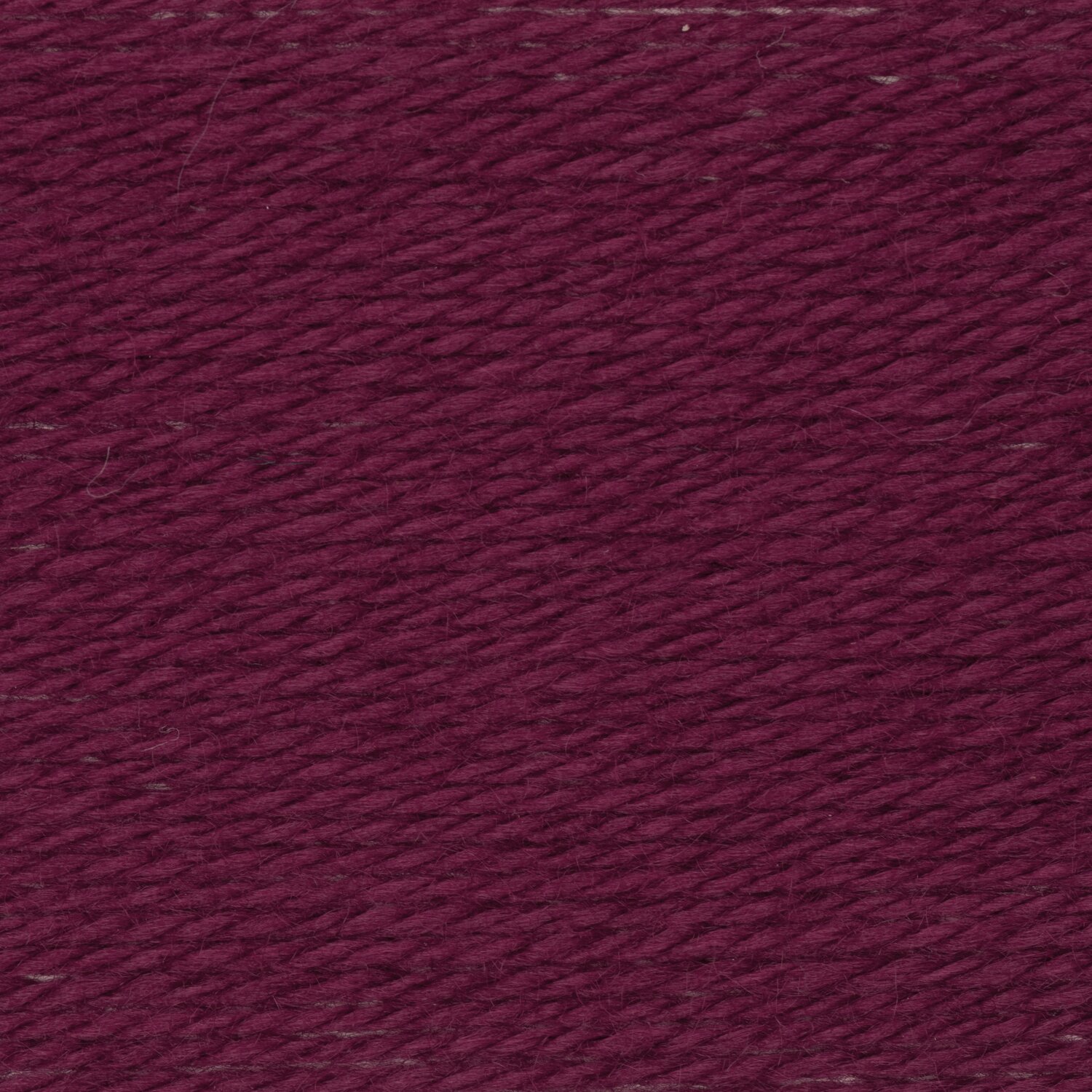 Wickelkarte des Garns Essentials Merino Plus dk in der Farbe 007 Bordeaux.