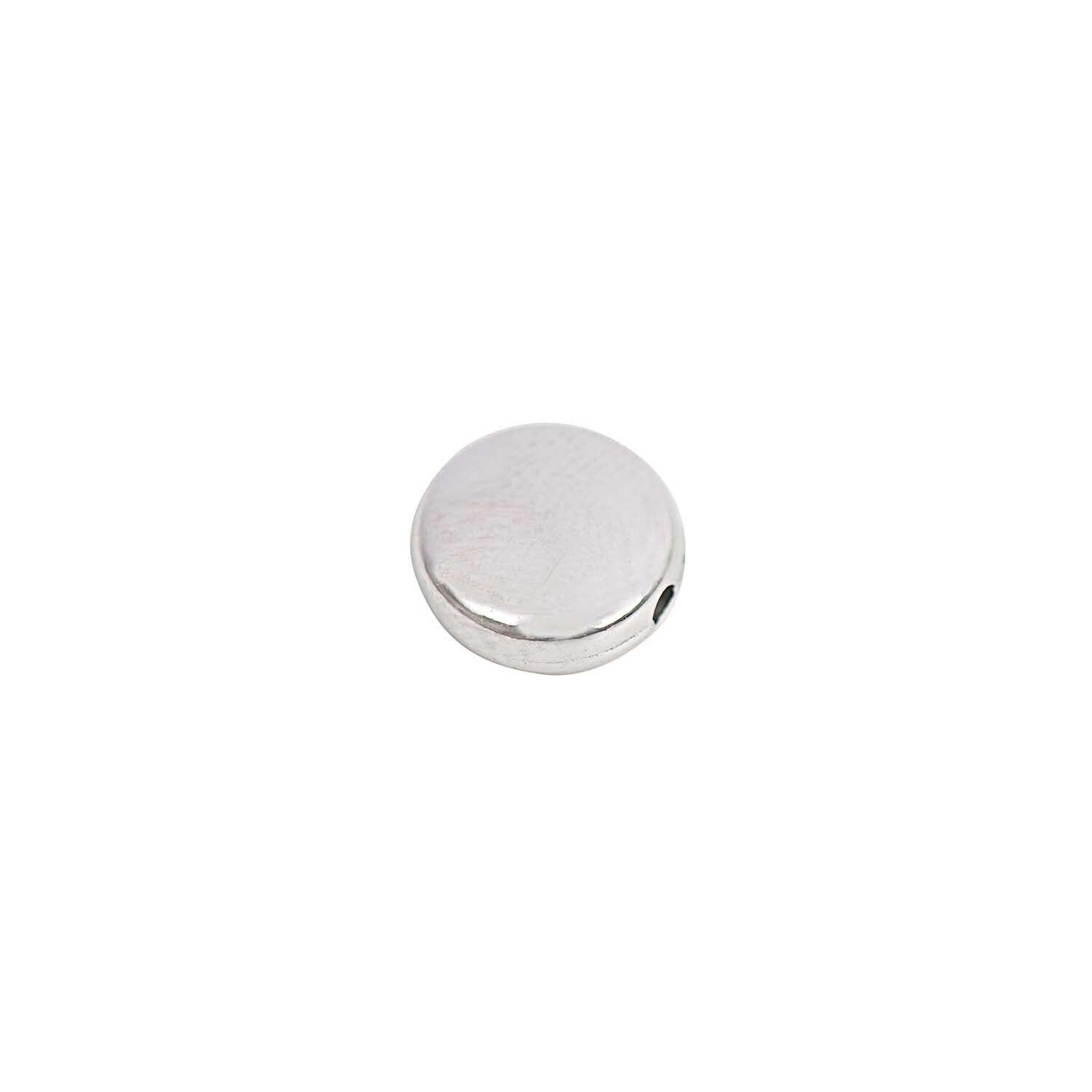Scheibe silber 9,4mm 30 Stück von Rico Design. Runde, flache silberne Scheibe auf weißem Hintergrund. Ideal für Schmuckherstellung.