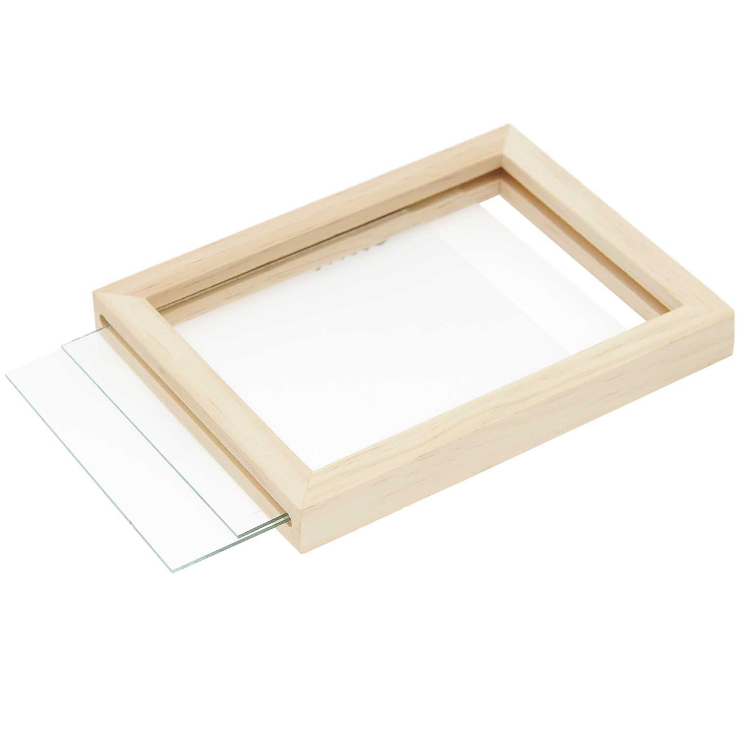 Holzrahmen mit Glaseinsatz von Rico Design, ideal für Fotos. Natürliche Holzoptik mit klarem Glaseinsatz.