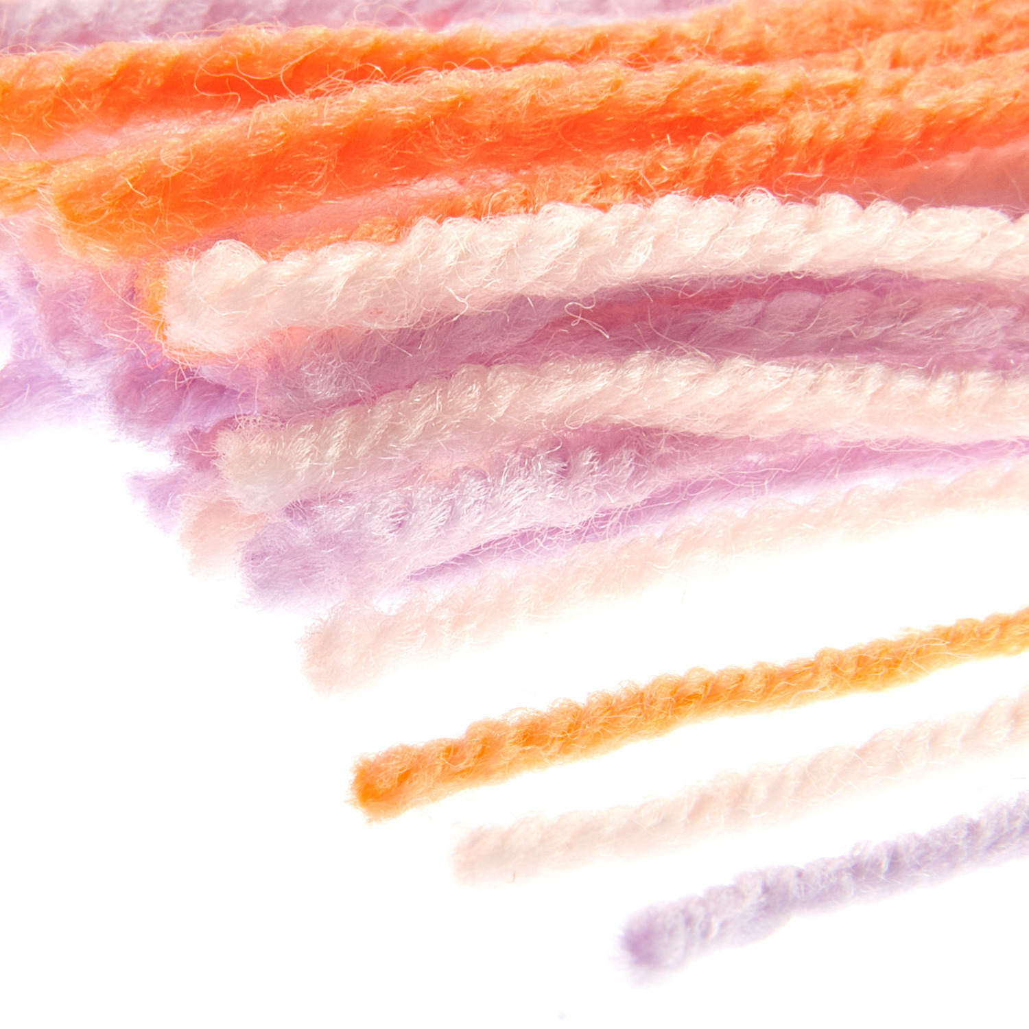 Rico Hooki Hooki Knüpfgarn marmoriert in Flieder und Orange, 6,5cm, ideal für kreative Handarbeiten.