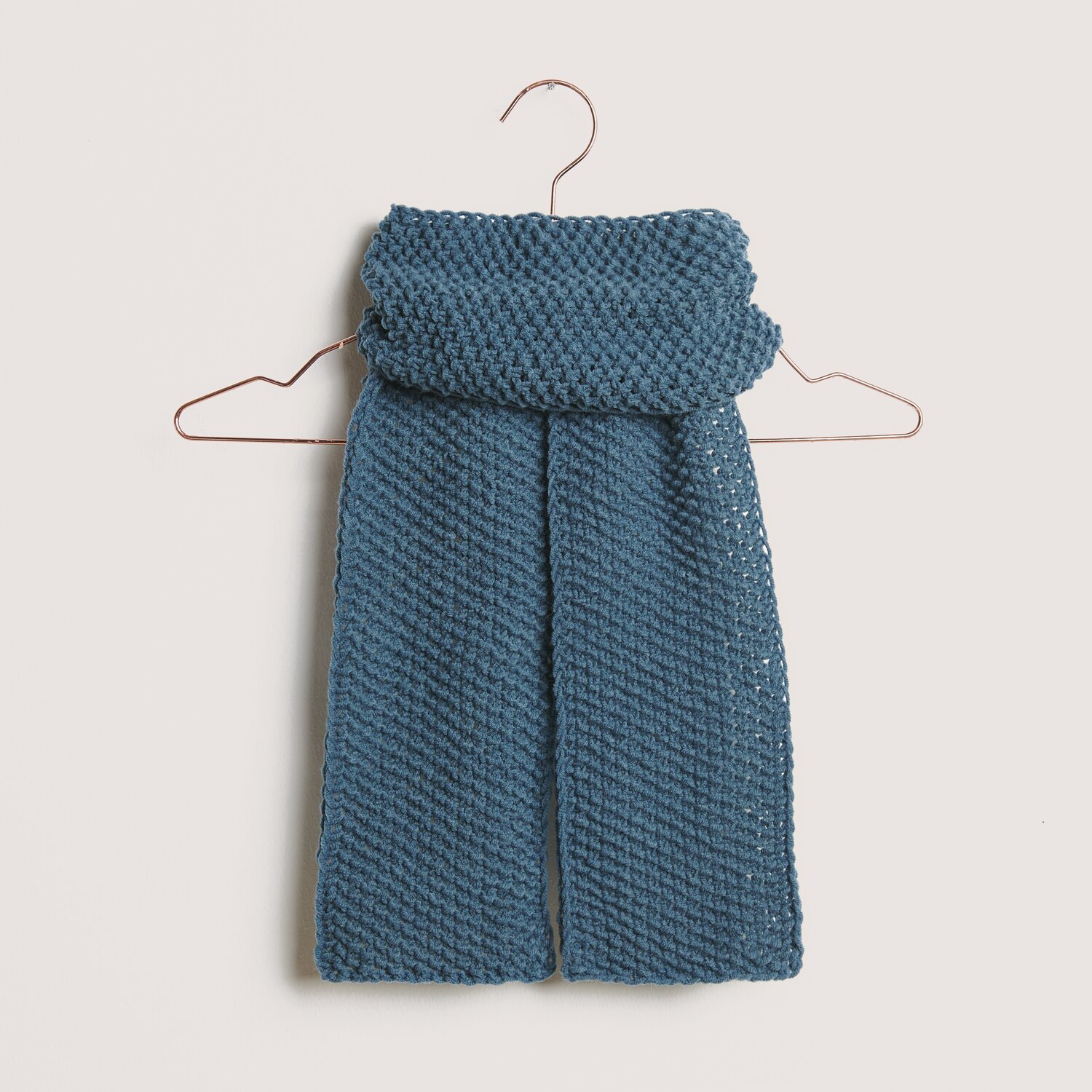 Gestrickter Schal blau