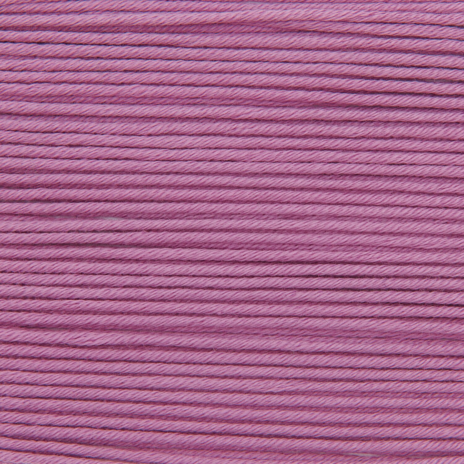 Wickelkarte des Garns Essentials Fine Fine Merino in der Farbe 111 Violett.