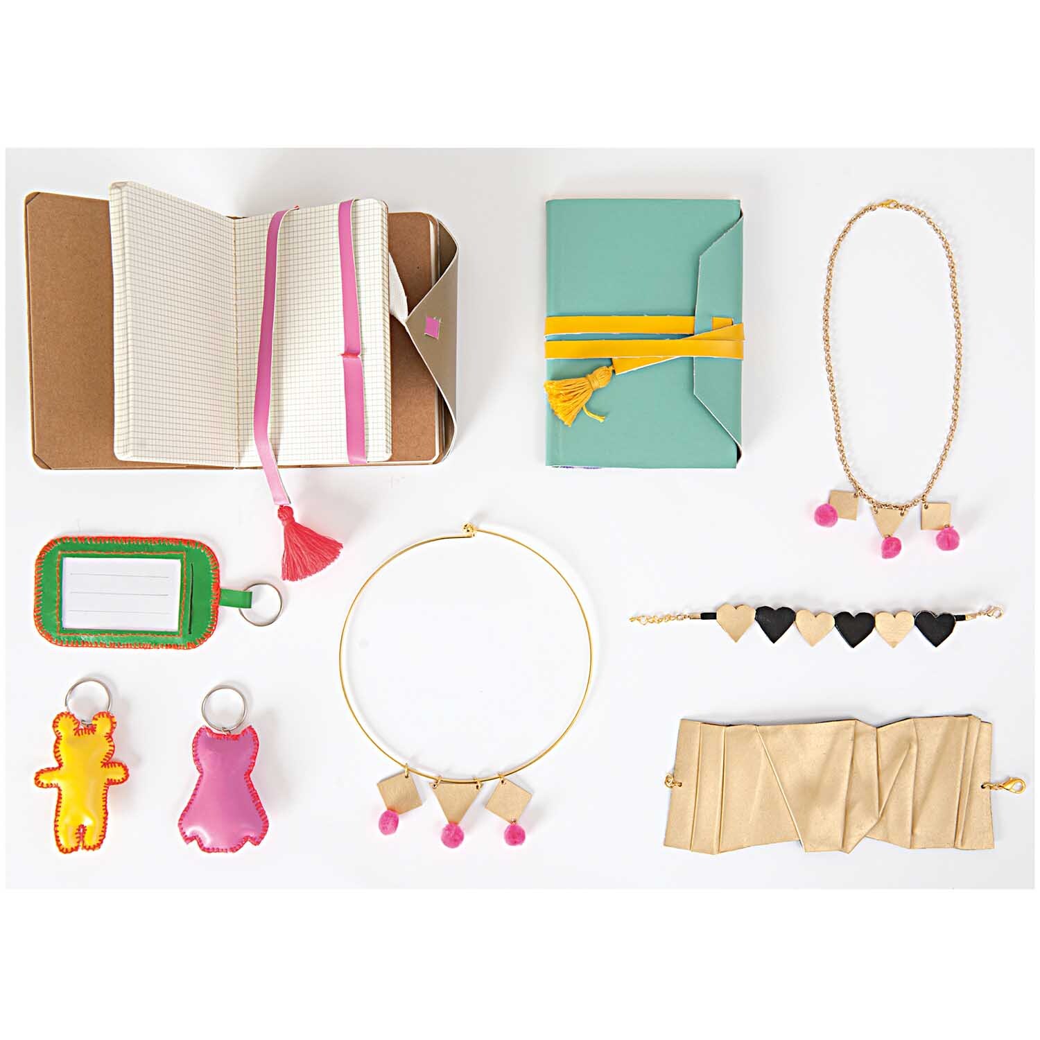 Kunstleder Set Girly 14,8x21cm 5 Stück von Rico Design in Rosa-Lila Mix mit Notizbüchern, Schmuck und Accessoires.