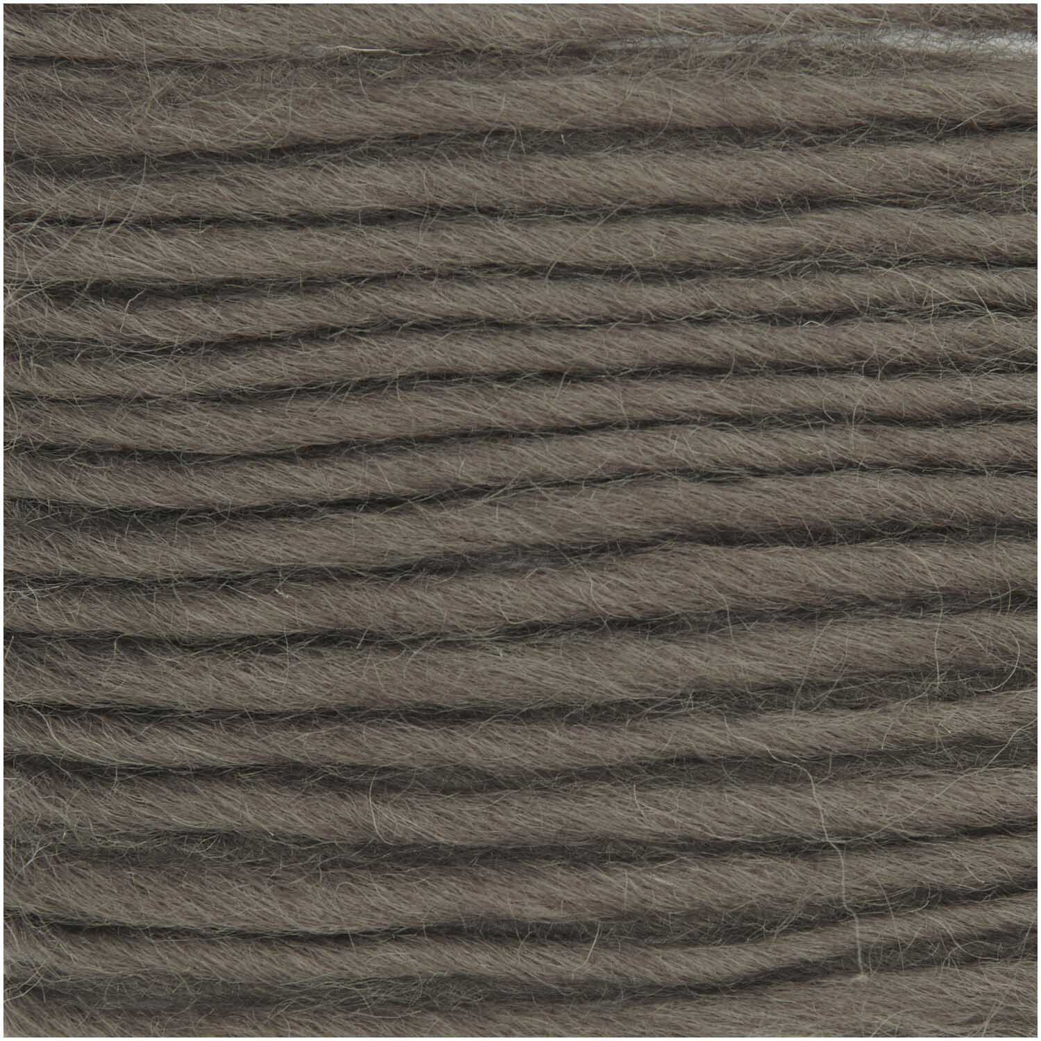 Creative Fun Felting Wool von Rico Design in Taupe, 50g 50m. Nahaufnahme von weicher Filzwolle.