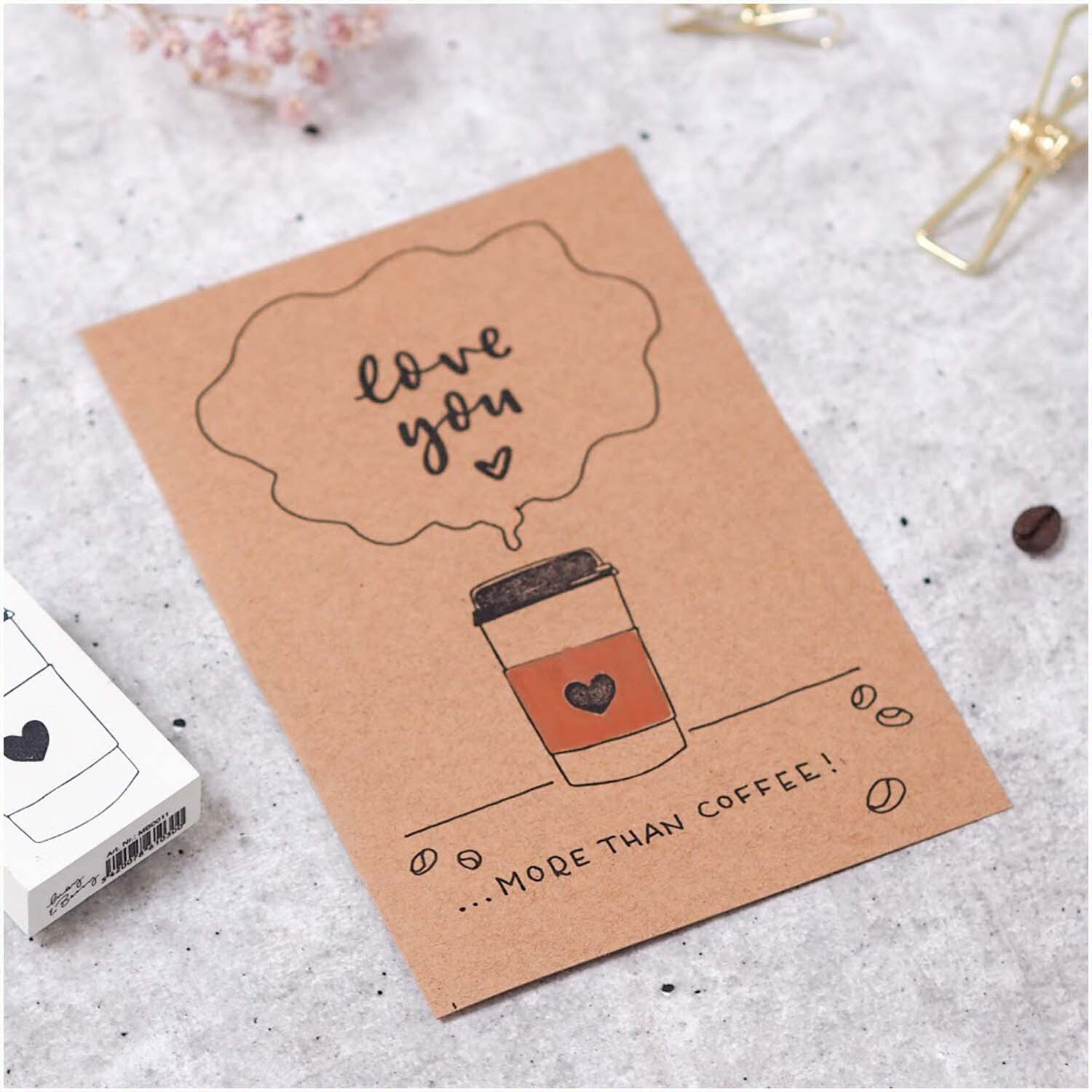 Stempel Love You 35x45mm zeigt eine Kaffeetasse mit Herzmotiv und der Aufschrift "love you".