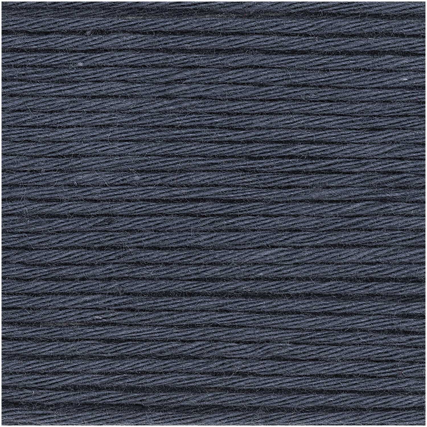 Cotton Universal: Nachtblaue Wolle von Wolle Rödel, 50g Knäuel mit 85m Länge, ideal für Strickprojekte.