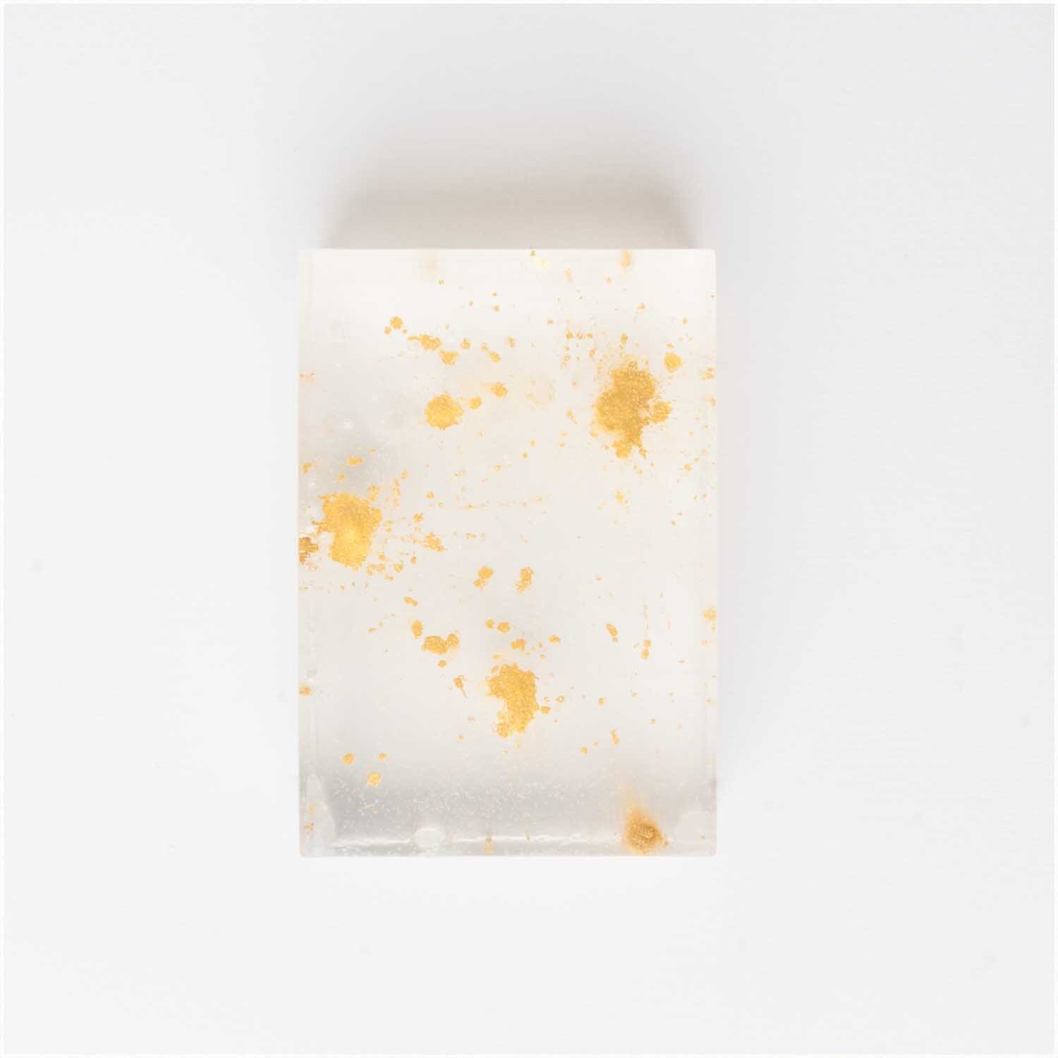 Made by Me Anleitungsheft Soap Hygge: Transparente Seife mit goldenen Sprenkeln von Rico Design.