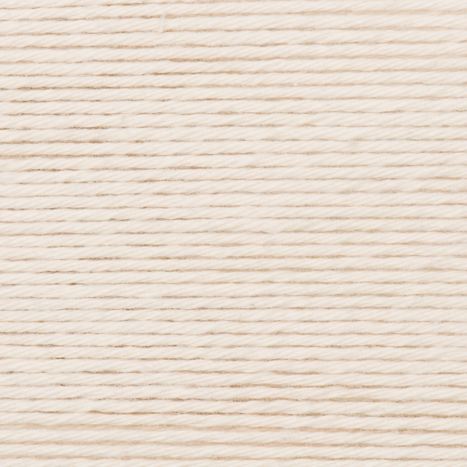 Creative Cotton dk, Baumwollgarn von Rico Design, feine cremefarbene Fäden, glatte Struktur, Knäuelgröße 50g 115m für Strick- und Häkelprojekte