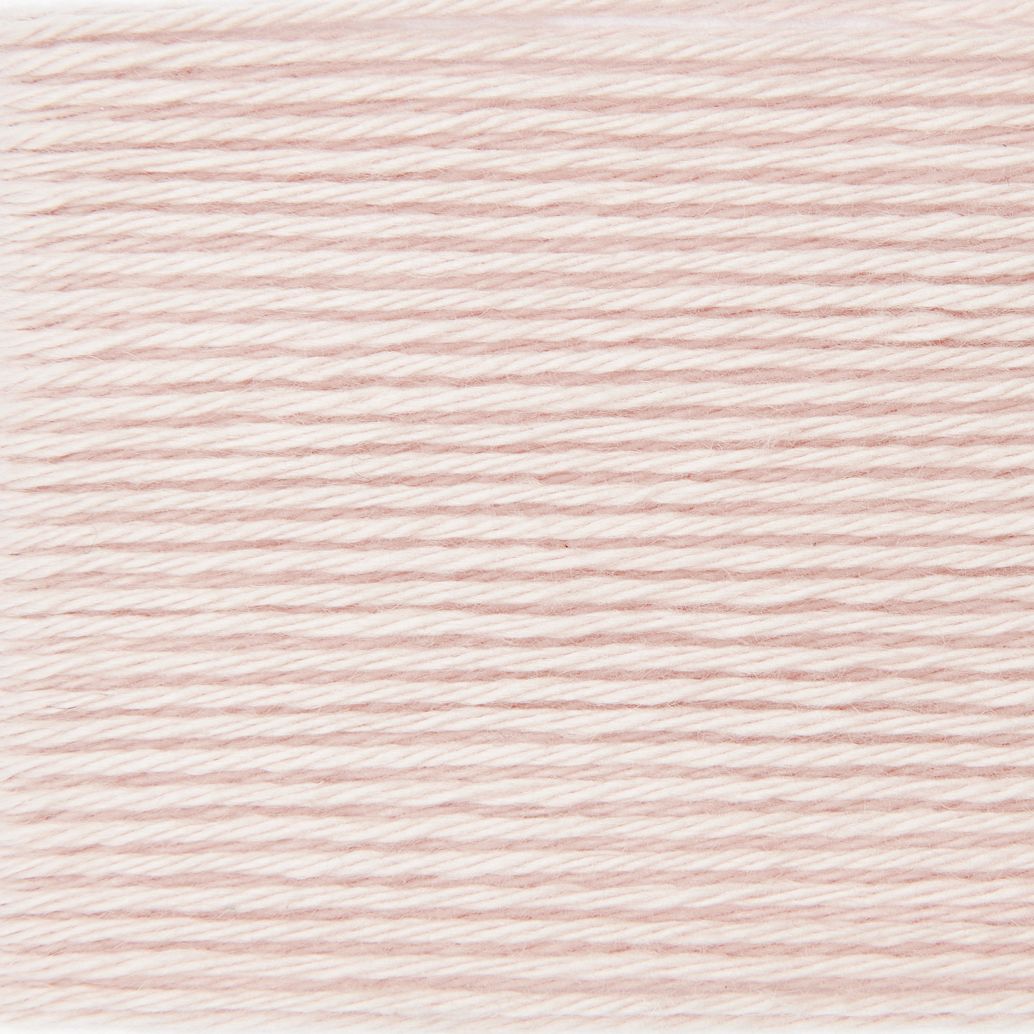 Baby Cozy Organic Cotton Cashmere in zartem Altrosa von Rico Design, 50g Knäuel mit 145m Länge. Ideal für weiche, luxuriöse Strickprojekte.