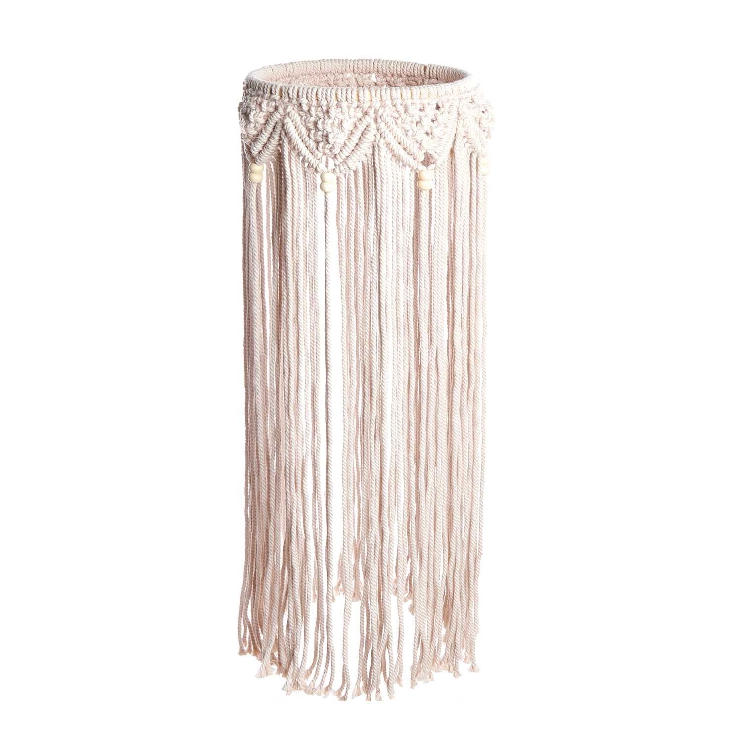 Makramee Set Mobilé aus Rico Macrame: Elegantes, cremefarbenes Makramee mit langen Fransen, ideal für stilvolle Wohnraumdekoration.