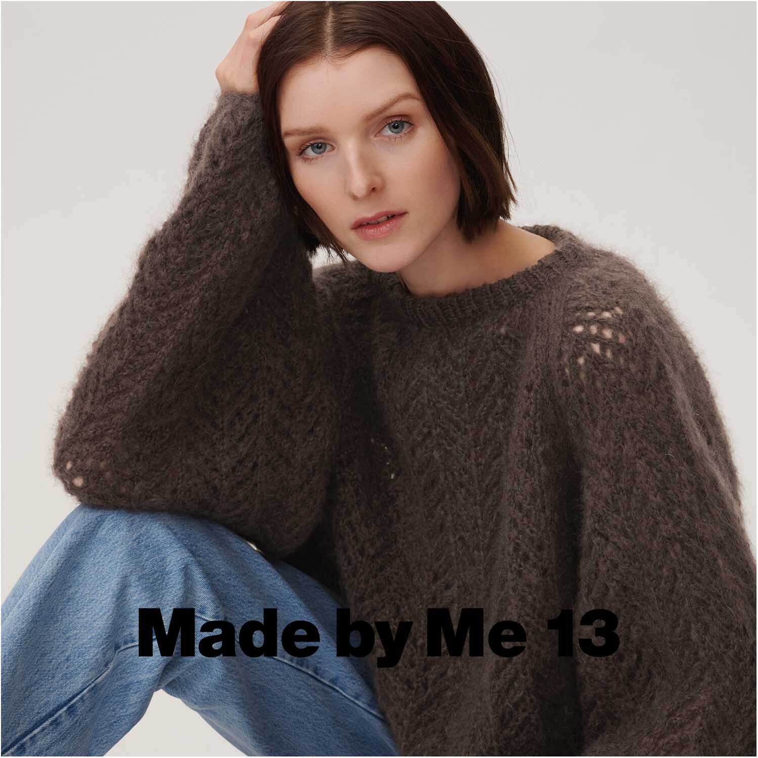 Fashion Mohair Merino Chunky: Frau in taupefarbenem Strickpullover aus Mohair und Merino, kombiniert mit blauen Jeans.