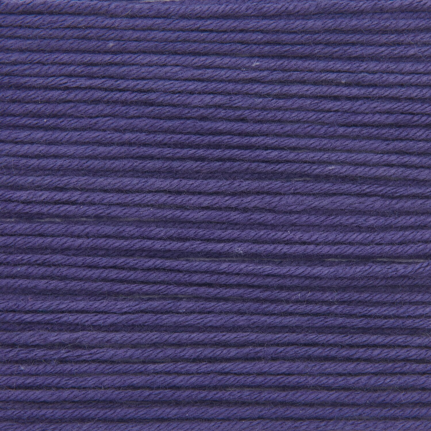 Wickelkarte des Garns Creative Sport dk in der Farbe 030 Violett.