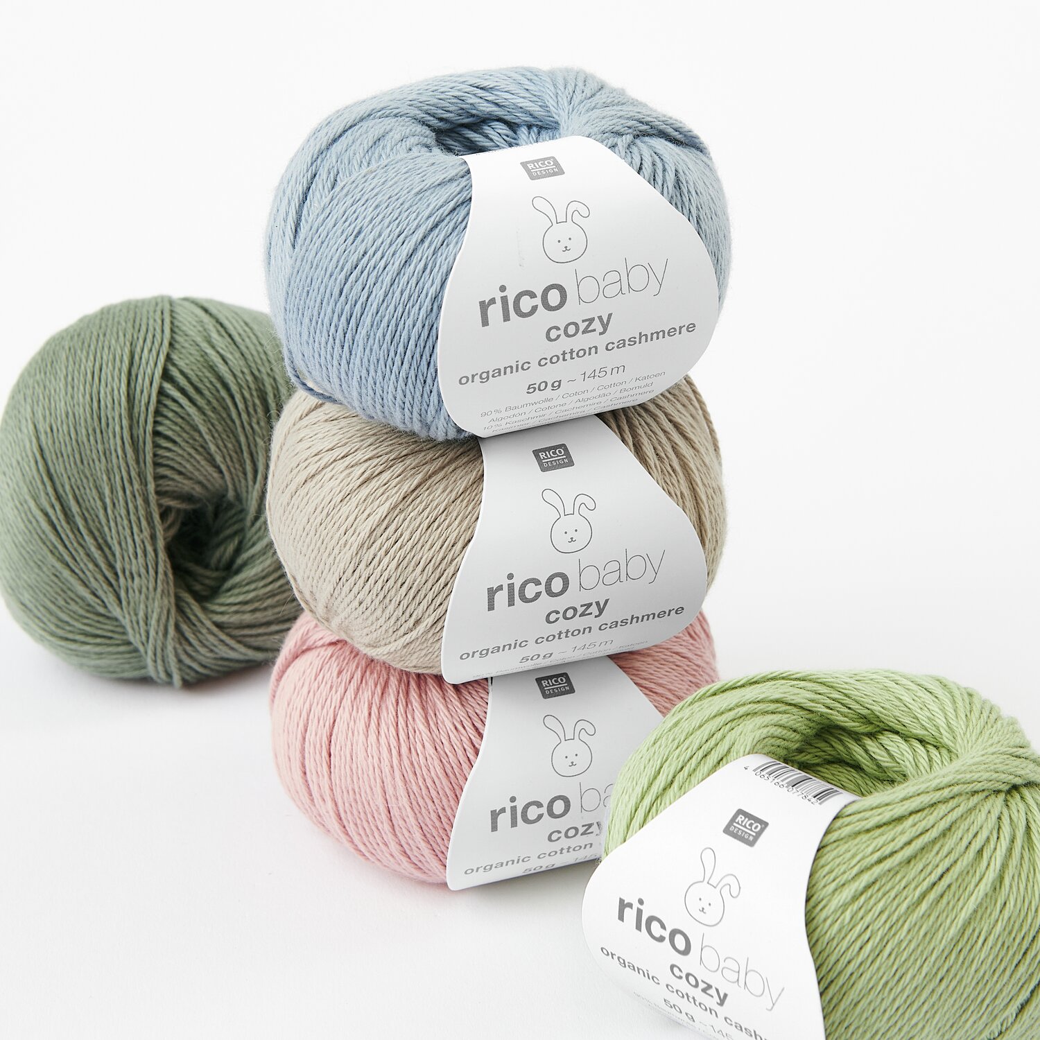 Baby Cozy Organic Cotton Cashmere Sortiment II, 50-teilig, in sanften Farben wie Blush und Taubenblau. Hochwertiges Garn von Rico Design.
