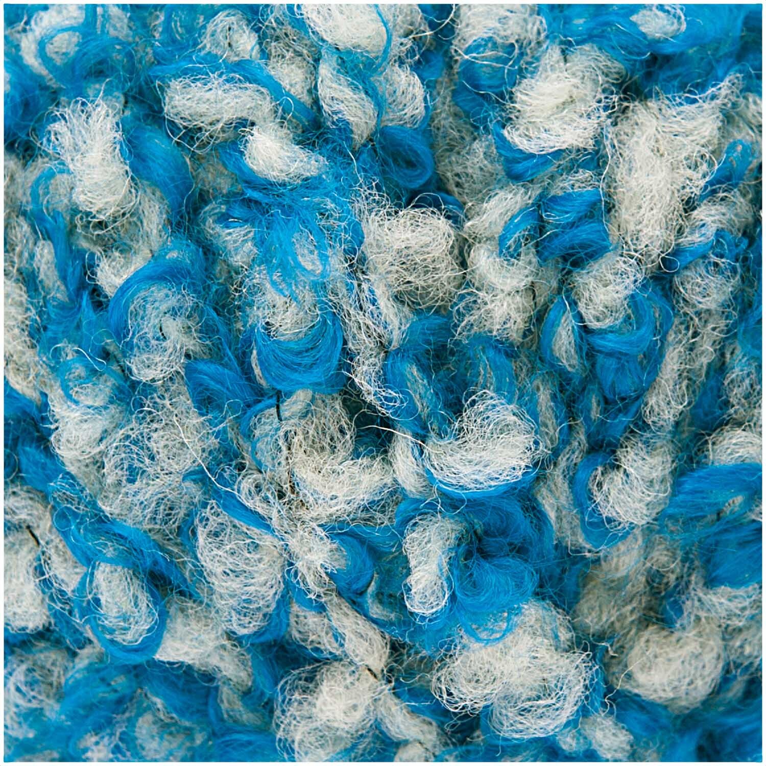 Fashion Inuit: Weiches Garn in Creme-Azur von Rico Design, ideal für kreative Strickprojekte.
