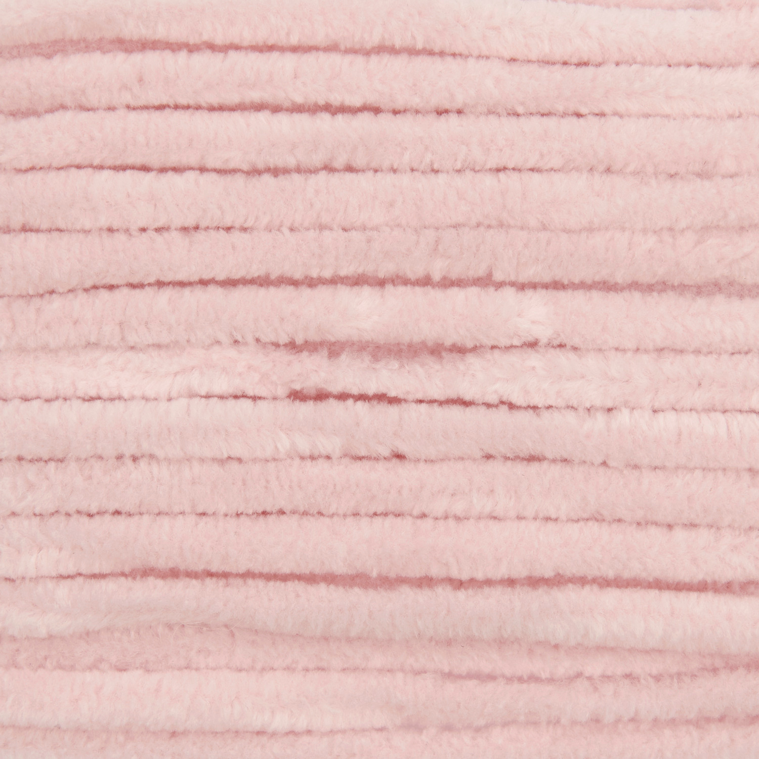 Creative Chenillove, weiches Garn in Rosa, 100g 110m, ideal für Strick- und Häkelprojekte.