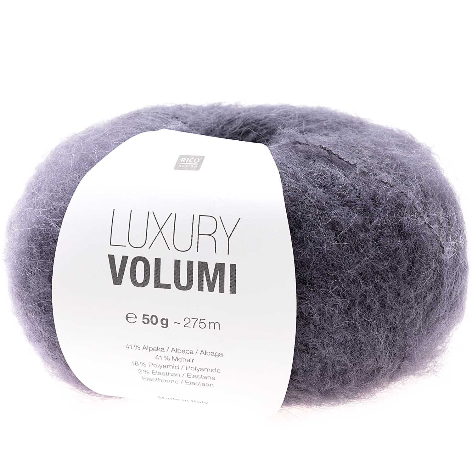 Luxury Volumi Wolle in Rauchblau von Rico Design, 50g Knäuel mit 275m Länge, ideal für Strickprojekte.