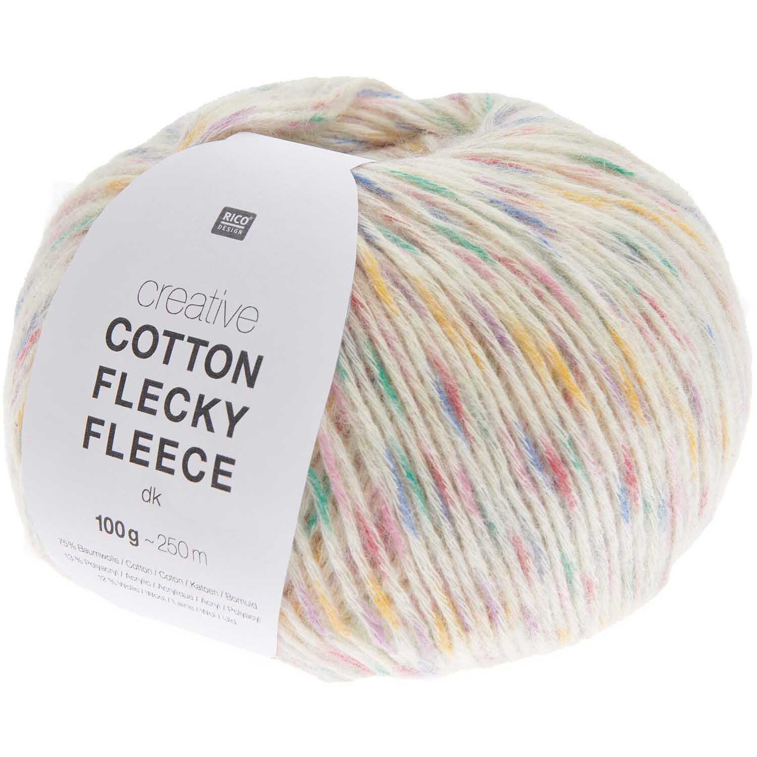 Creative Cotton Flecky Fleece dk von Rico Design: Bunte Wolle in Weiß mit Regenbogenflecken, 100g Knäuel, ideal für Strickprojekte.