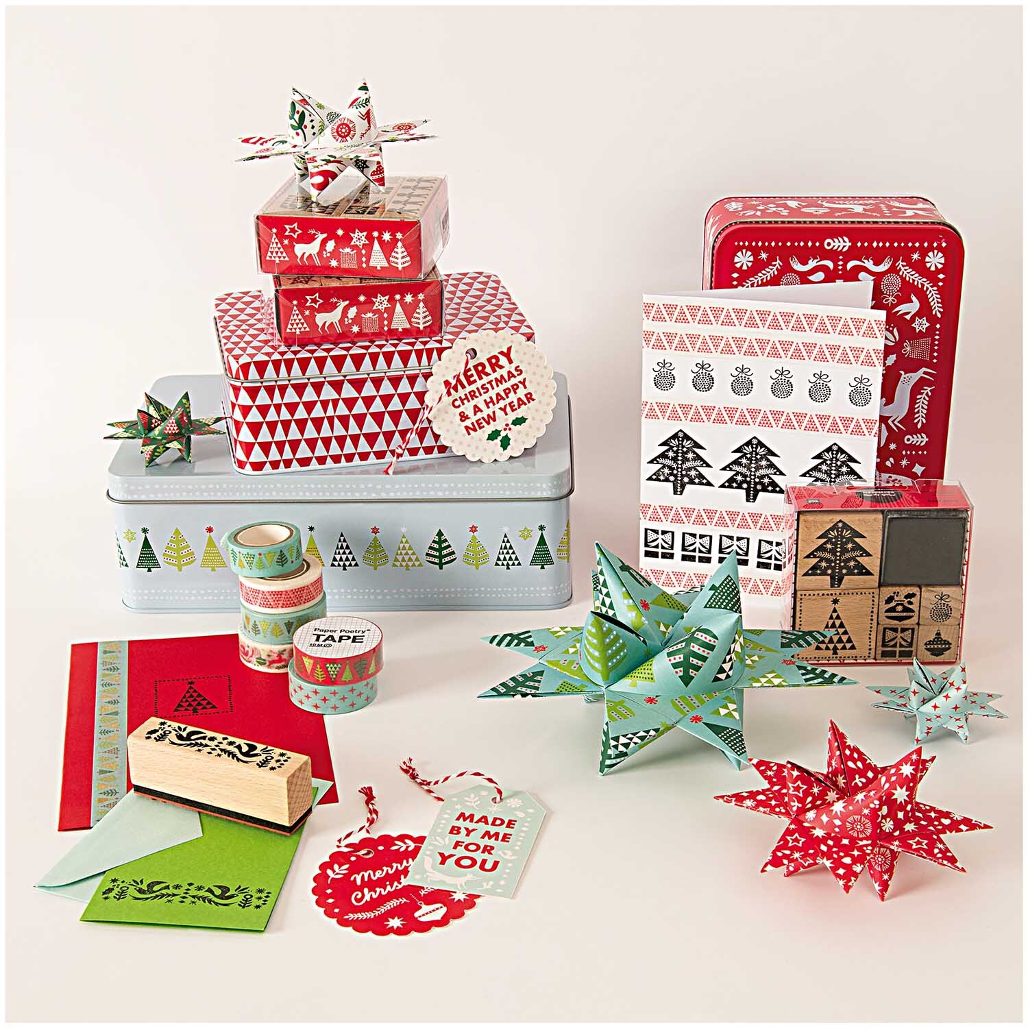 Paper Poetry Kartenset Basic grün-rot B6 von Rico Design. Festliche Karten und Dekorationen in Rot und Grün, ideal für kreative Weihnachtsprojekte.