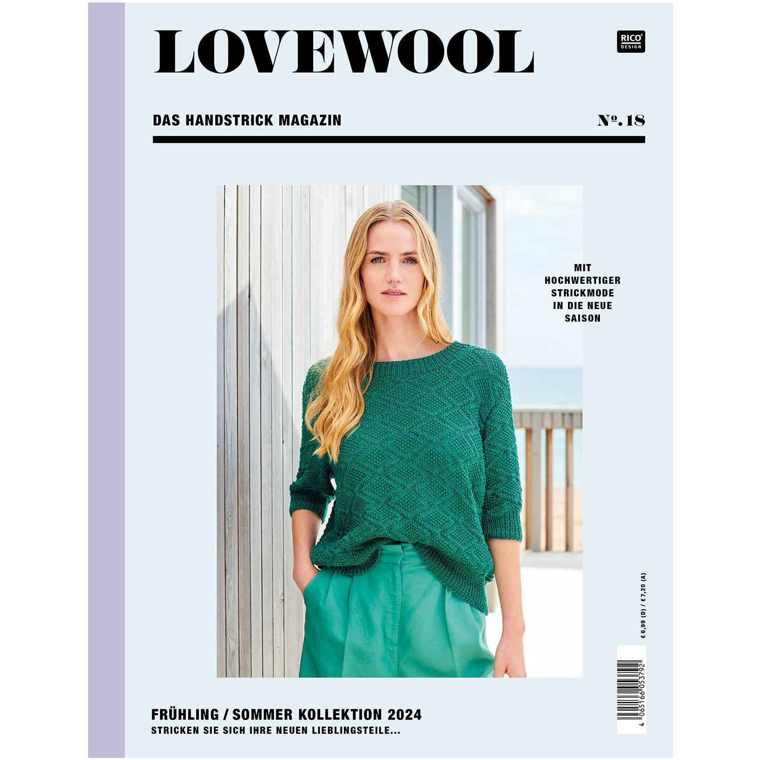 Strickset Pullover Modell 14 aus Lovewool Nr. 18: Frau in grünem Pullover vor hellem Hintergrund. Frühlings-/Sommerkollektion 2024.