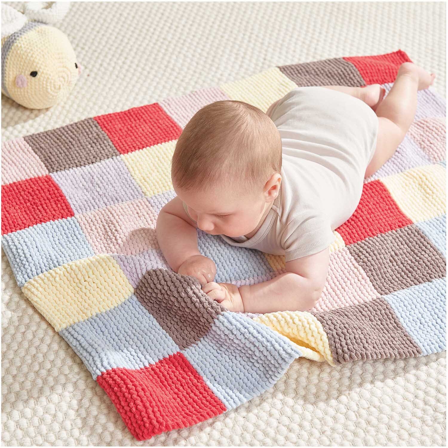 Strickset Decke Modell 20 aus Baby Chenillove von Rico Design