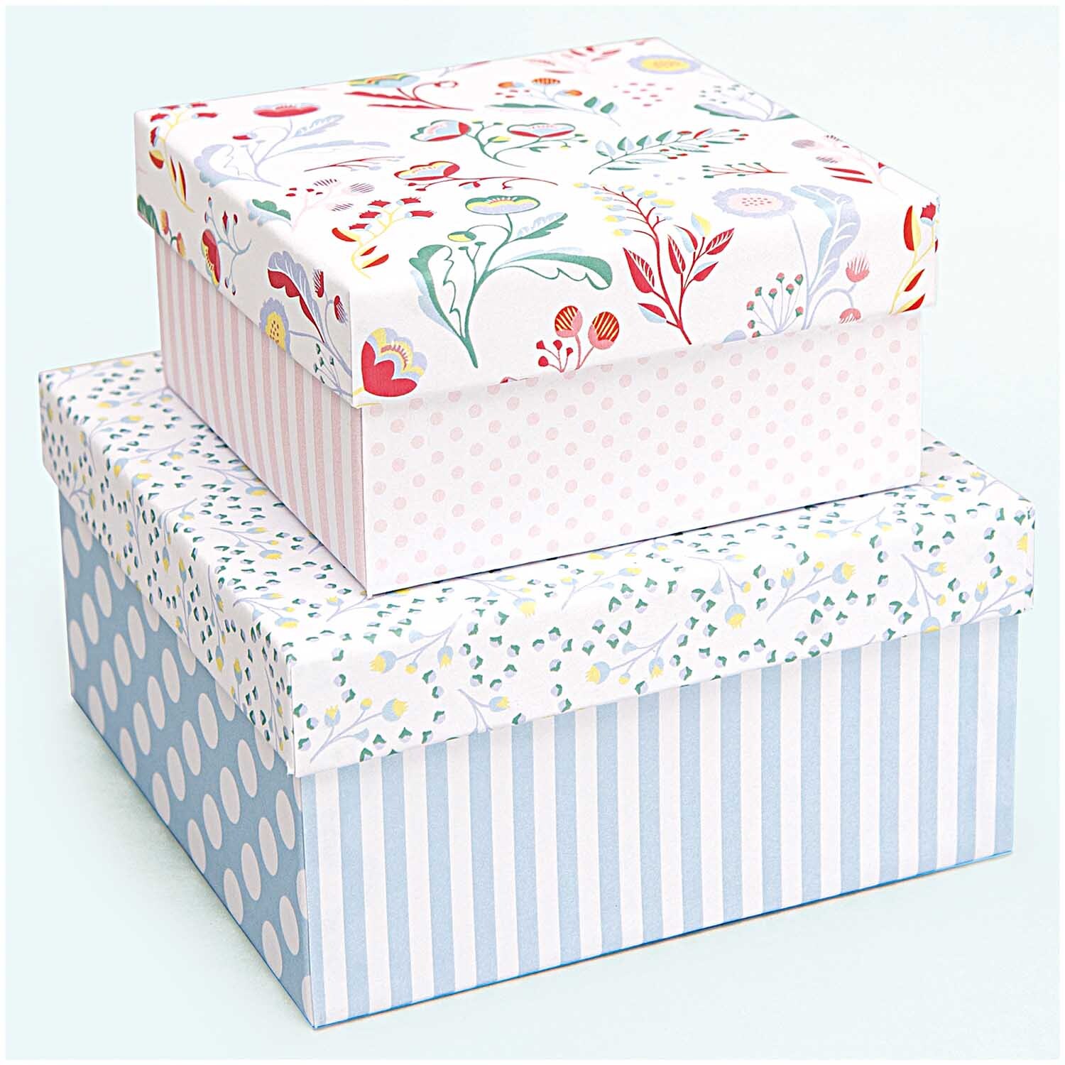 Quadratbox weiß von Rico Design: Zwei dekorative Boxen mit floralen und geometrischen Mustern, ideal zur Aufbewahrung.